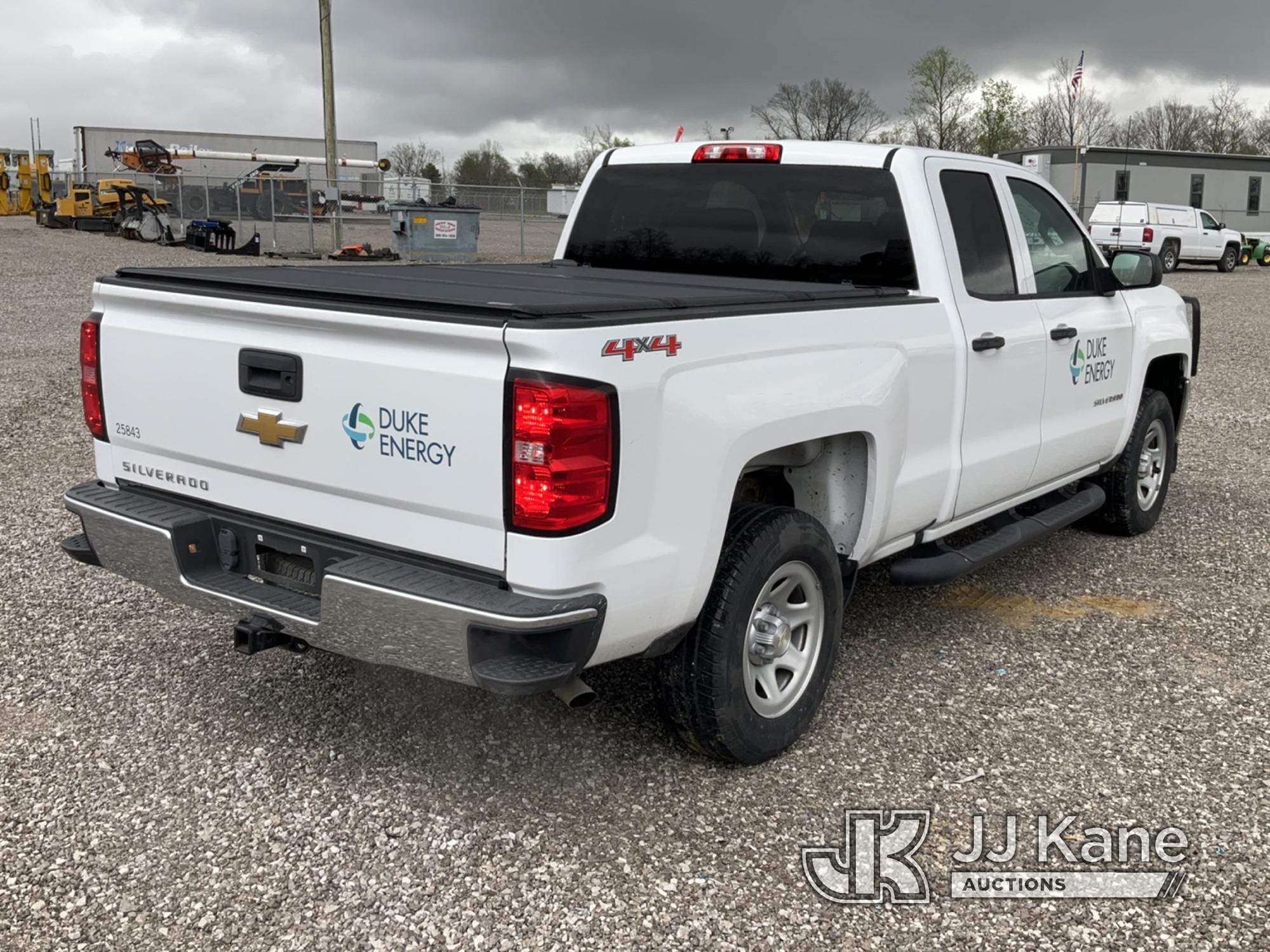 (Verona, KY) 2017 Chevrolet Silverado 1500 4x4 Crew-Cab Pickup Truck Runs & Moves) (Duke Unit