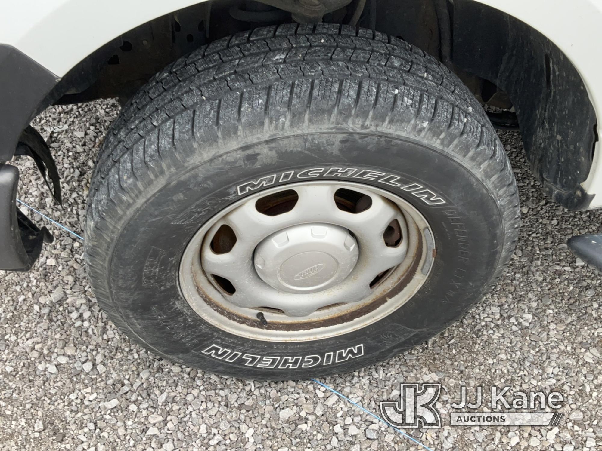 (Verona, KY) 2013 Ford F150 4x4 Pickup Truck Runs & Moves) (Cracked Windshield) (Duke Unit) (All Sel