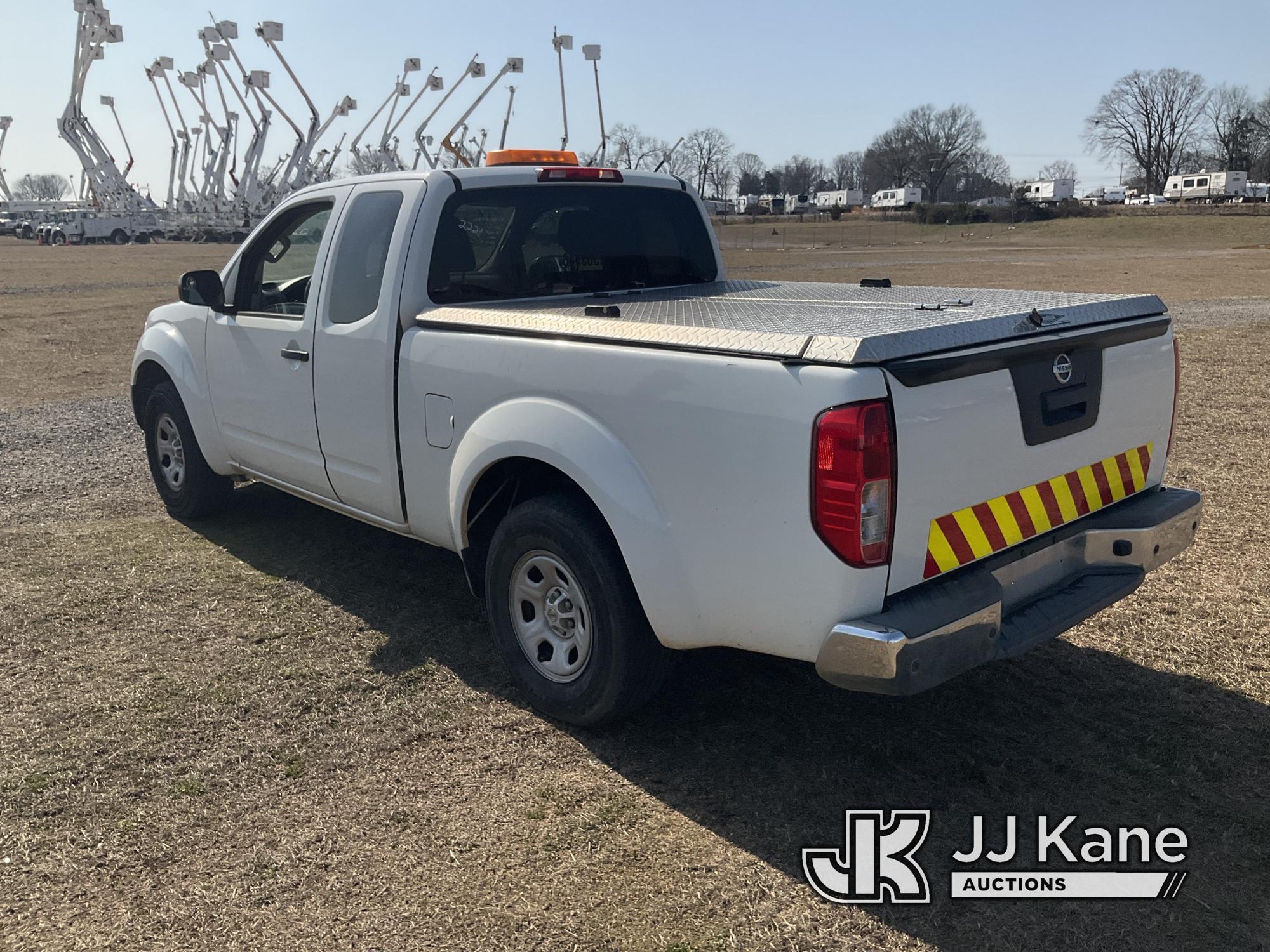 (Charlotte, NC) 2016 Nissan Frontier Extended-Cab Pickup Truck Runs & Moves) (Check Engine Light On,