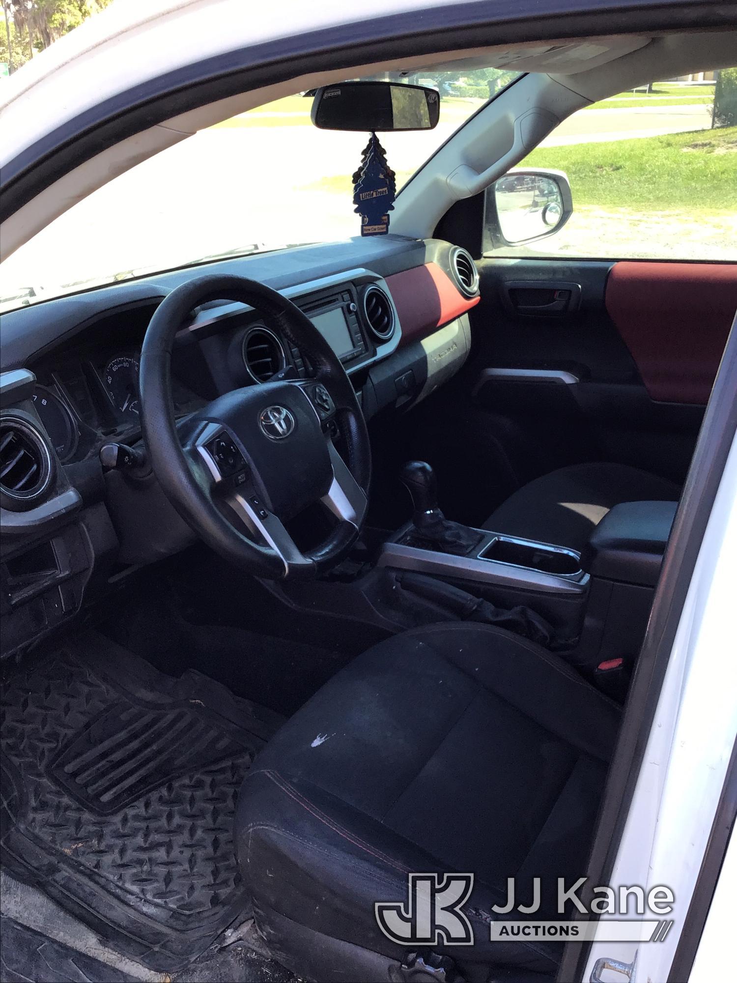 (Ocala, FL) 2016 Toyota Tacoma 4x4 Extended-Cab Pickup Truck Runs & Moves