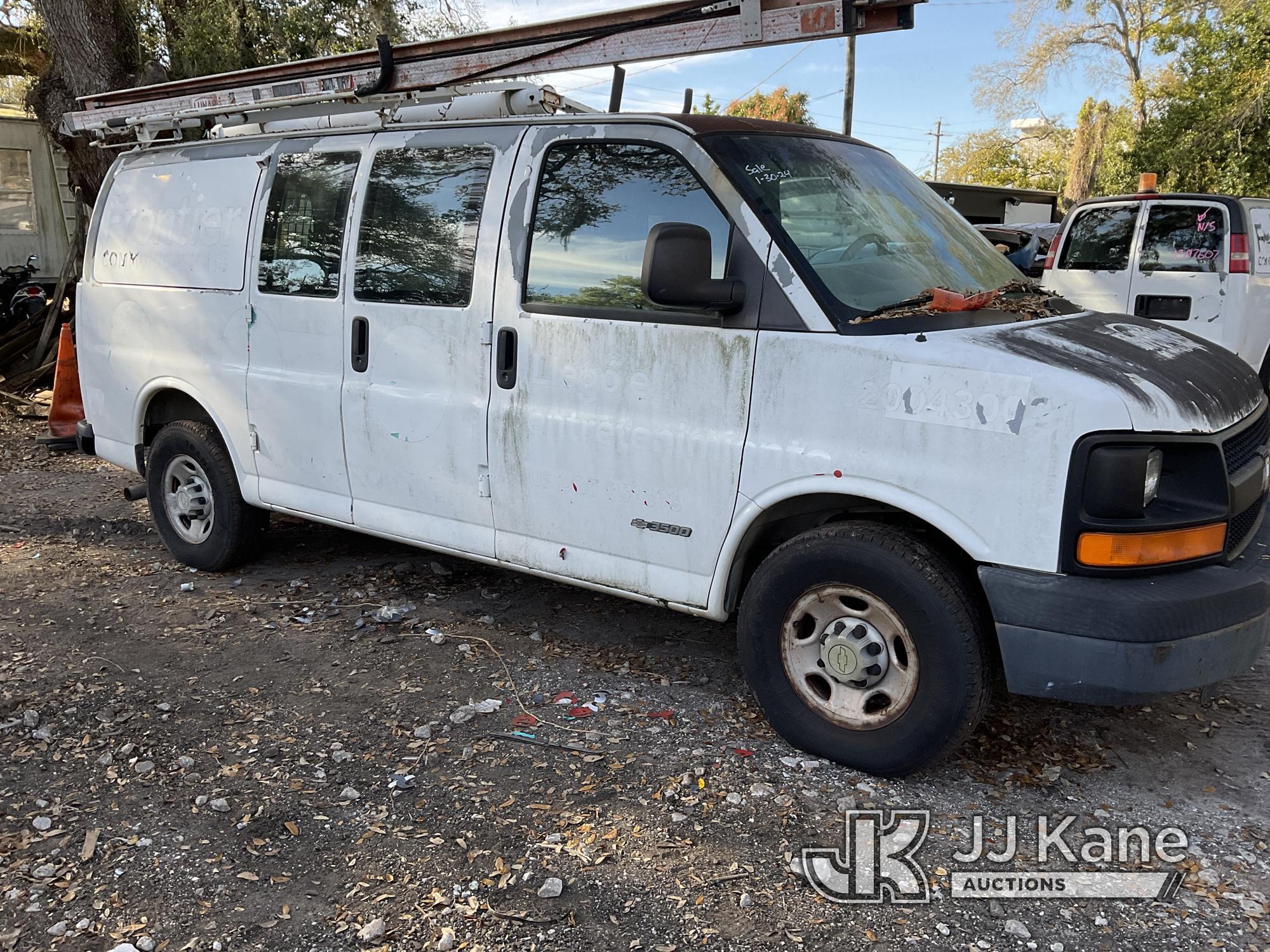 (Tampa, FL) 2004 Chevrolet Express G3500 Cargo Van Runs & Moves) (Jump To Start, Right Rear Damage,