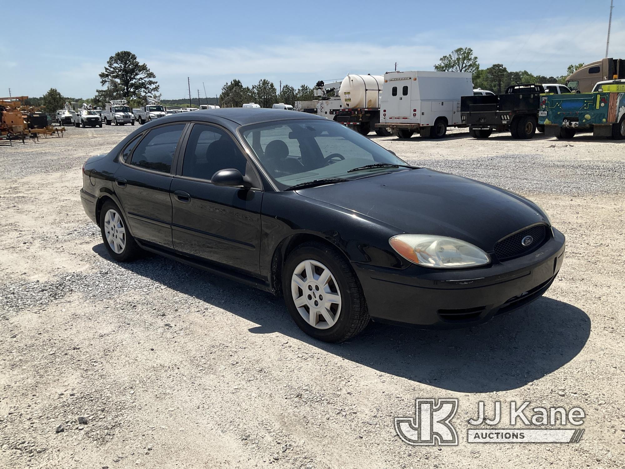 (Villa Rica, GA) 2007 Ford Taurus 4-Door Sedan Runs & Moves) ( Jump To Start, AC Does Not Blow Cold,