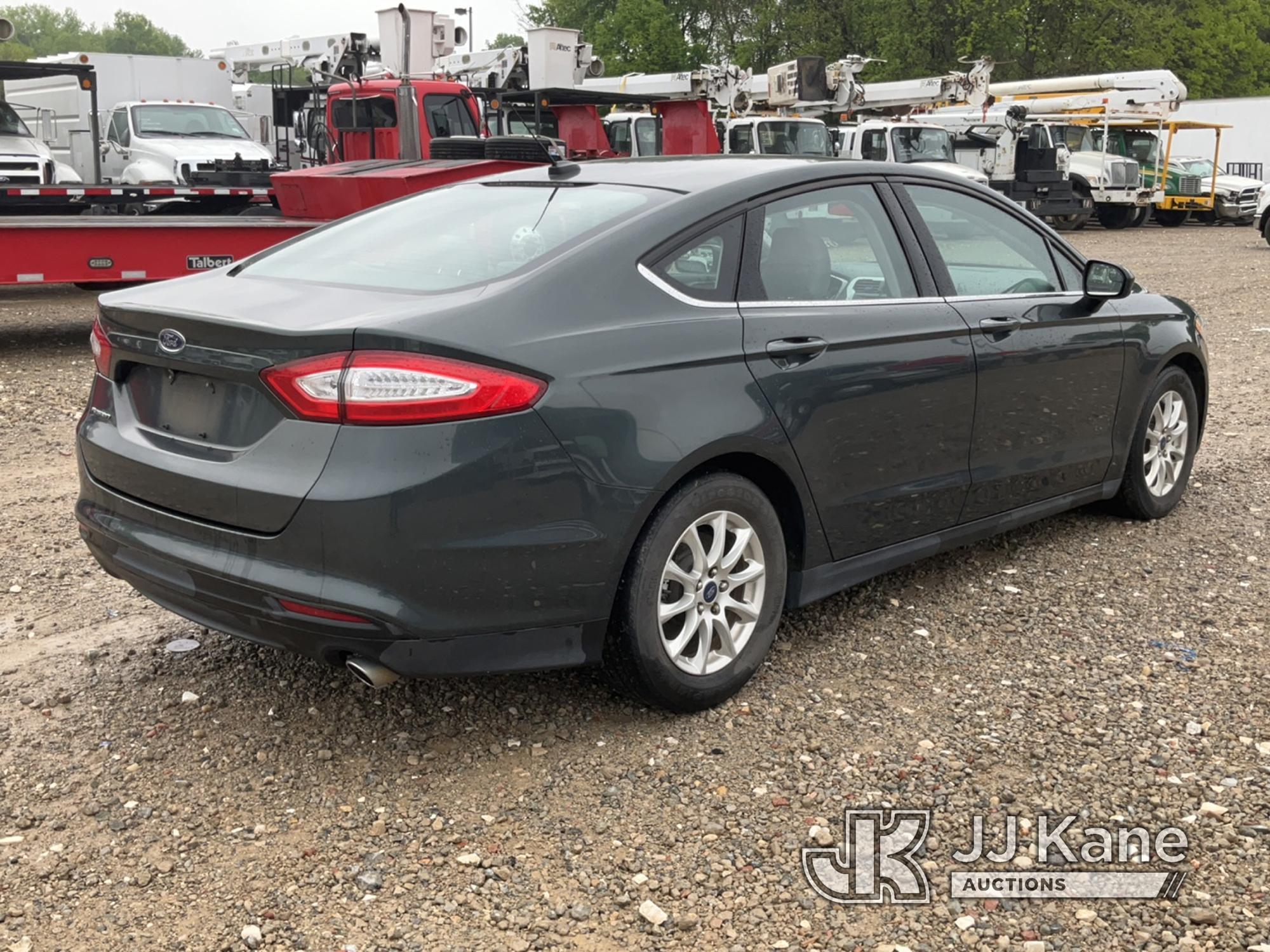 (Charlotte, NC) 2015 Ford Fusion 4-Door Sedan Duke Unit) (Runs & Moves