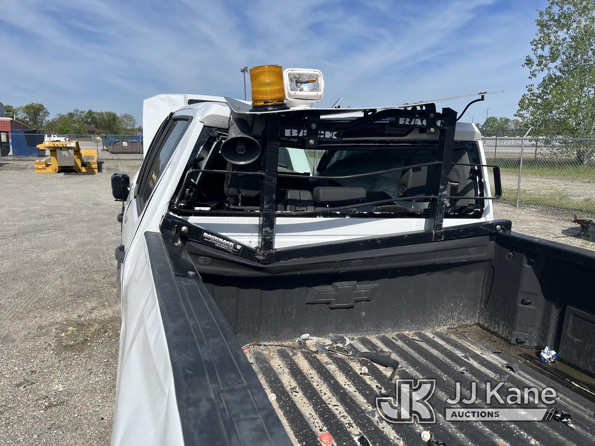 (Chester, VA) 2022 Chevrolet Silverado 2500HD 4x4 Crew-Cab Pickup Truck Engine Runs, Wrecked) (Drive