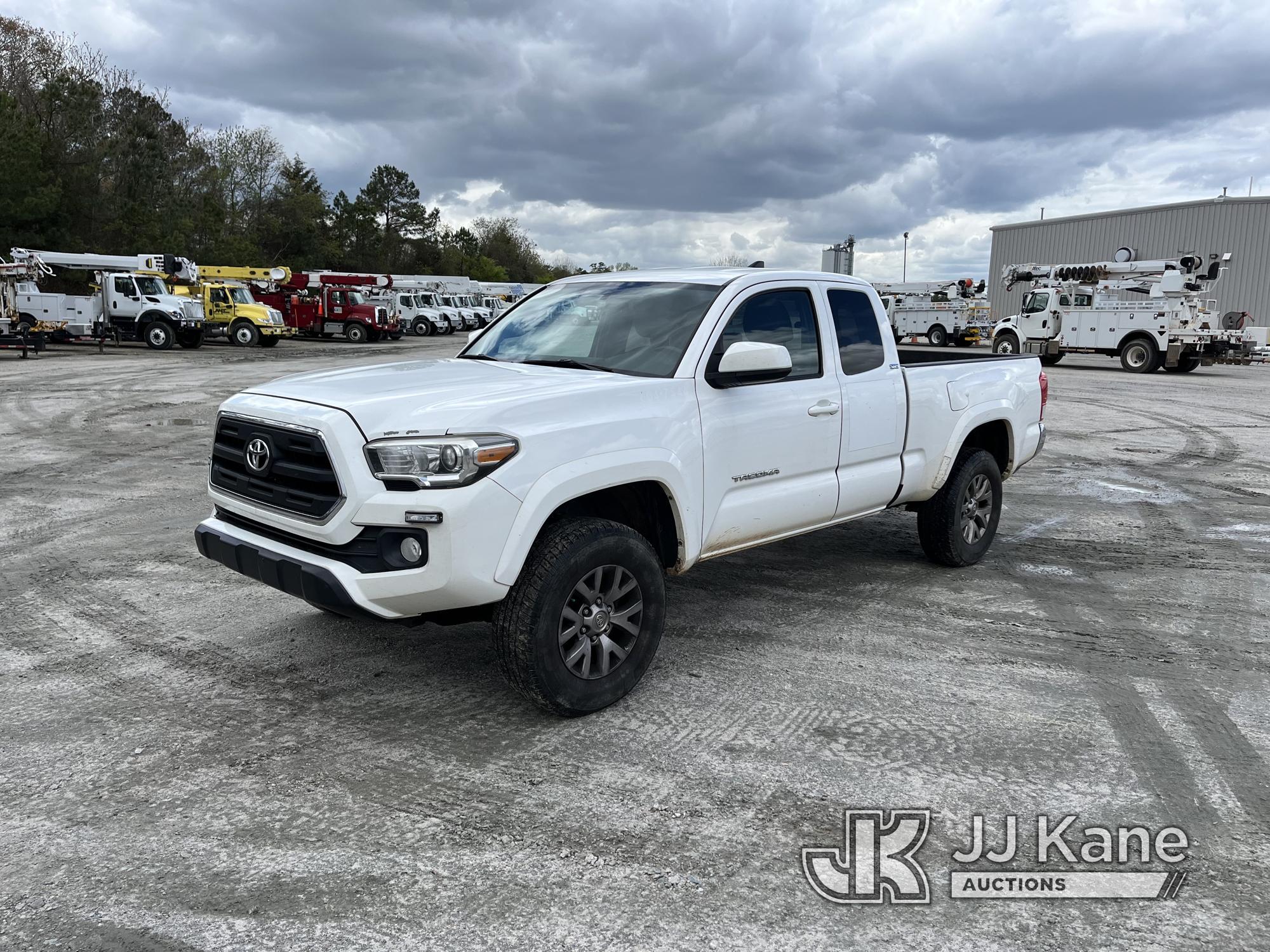 (Chester, VA) 2017 Toyota Tacoma 4x4 Extended-Cab Pickup Truck Runs & Moves