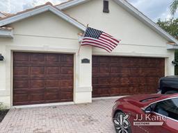 (Bradenton, FL) Banko Garage Doors. NO Damage