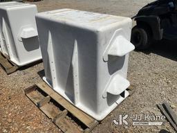 (Villa Rica, GA) 2 Man Bucket NOTE: This unit is being sold AS IS/WHERE IS via Timed Auction and is