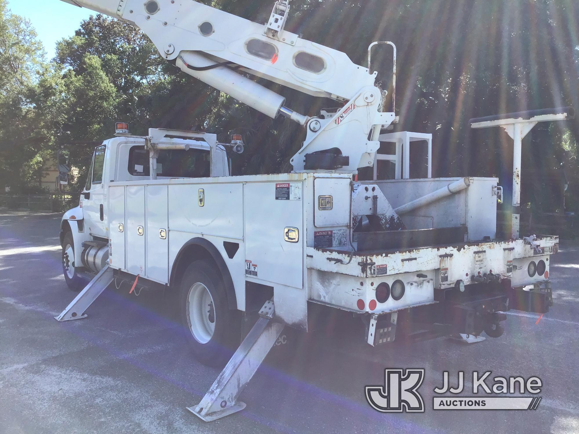 (Ocala, FL) Altec AA55-MH, Material Handling Bucket Truck rear mounted on 2019 International Durasta