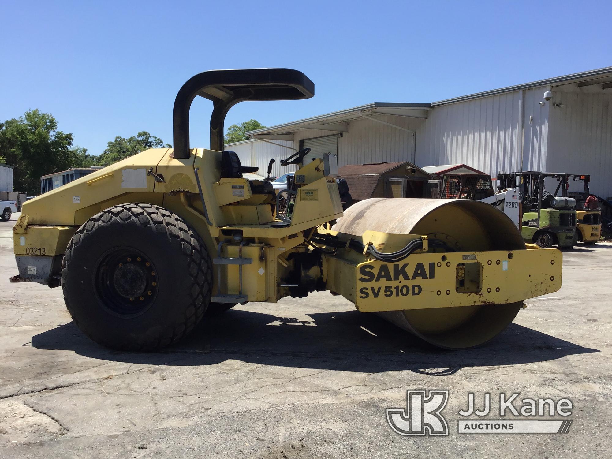 (Ocala, FL) 2002 Sakai SV510D Articulated Vibratory Compactor Runs & Operates