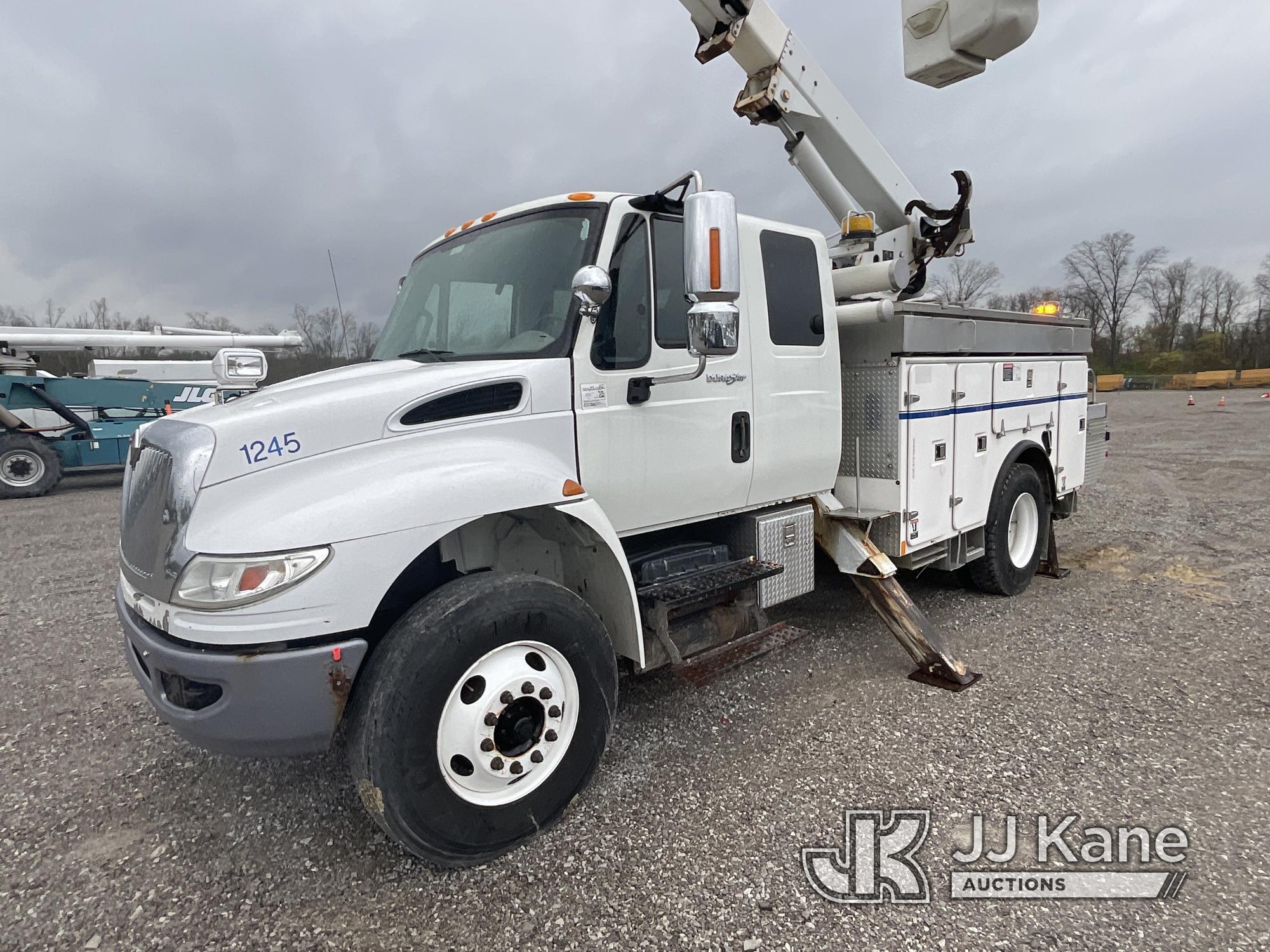 (Verona, KY) Altec L42M, Over-Center Material Handling Bucket Truck center mounted on 2013 Internati