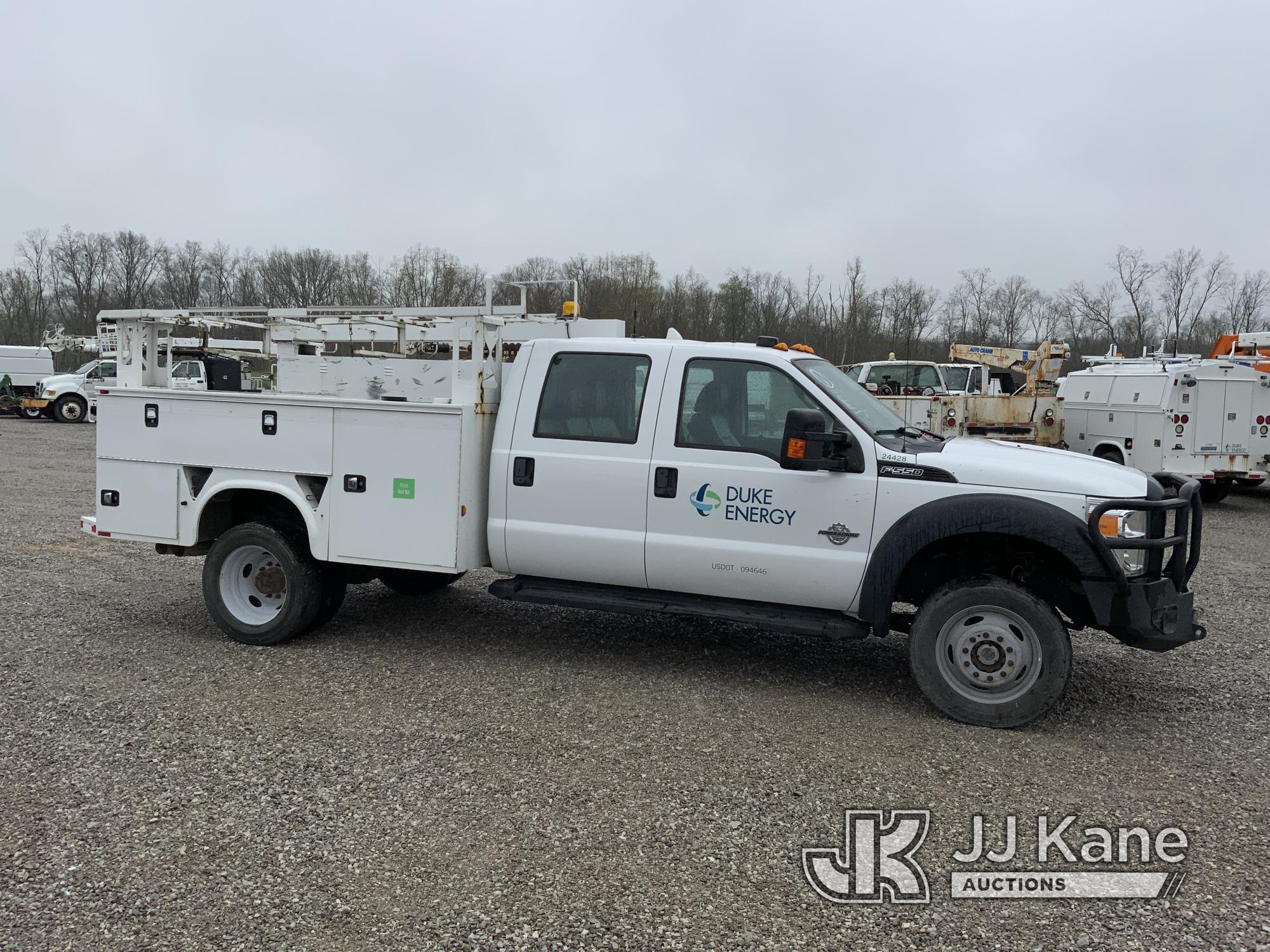 (Verona, KY) 2016 Ford F550 4x4 Crew-Cab Service Truck Runs & Moves) (Bad Shifter Cable) (Duke Unit