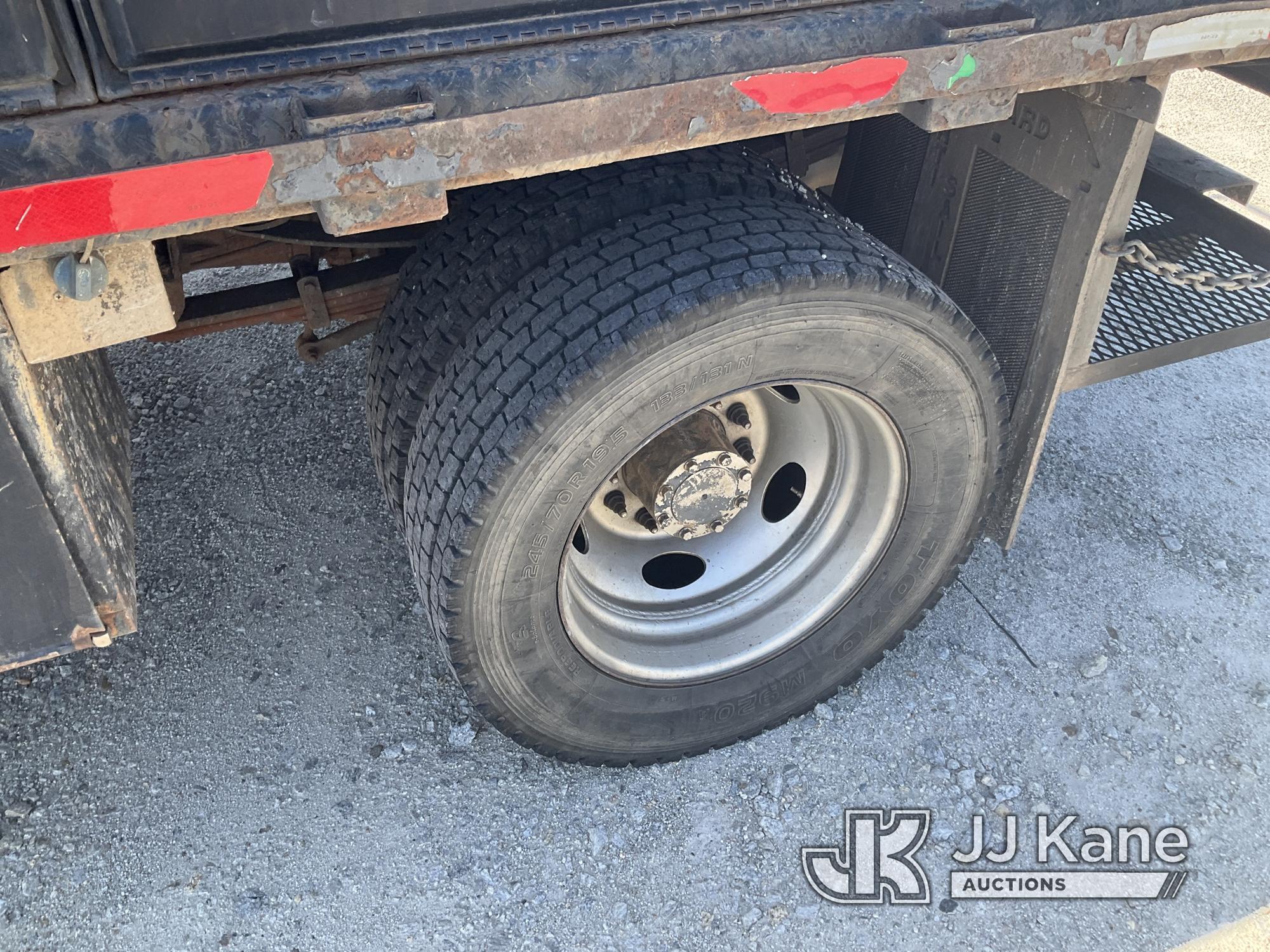 (Villa Rica, GA) 2011 Ford F550 4x4 Crew-Cab Flatbed Truck Runs & Moves)( Check Engine Light On, Win