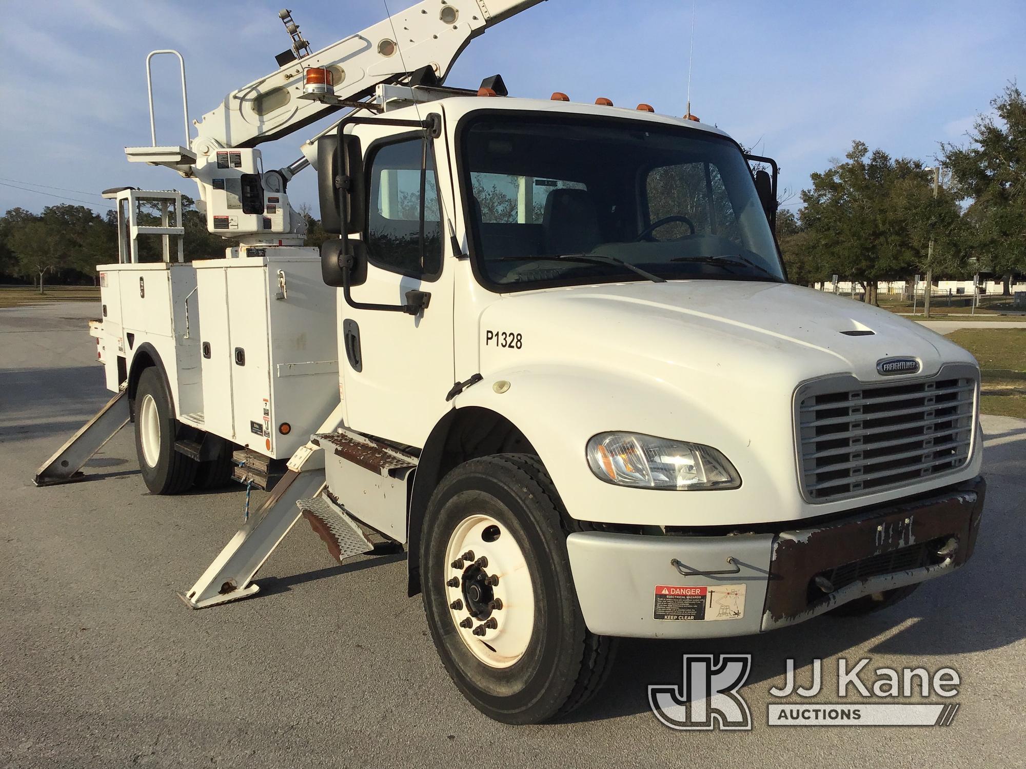 (Ocala, FL) Altec AA55E, Material Handling Bucket Truck rear mounted on 2015 Freightliner M2 106 Uti