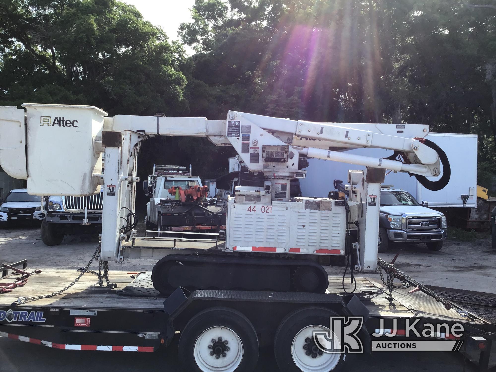 (Ocala, FL) Altec AT37GW Runs, Has Remote & Keys) (Does not Move or Operate, Condition Unknown