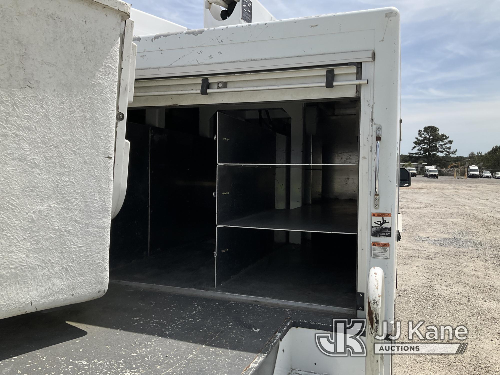 (Villa Rica, GA) Altec AT248F, Articulating & Telescopic Bucket center mounted on 2017 Ford F550 Lam