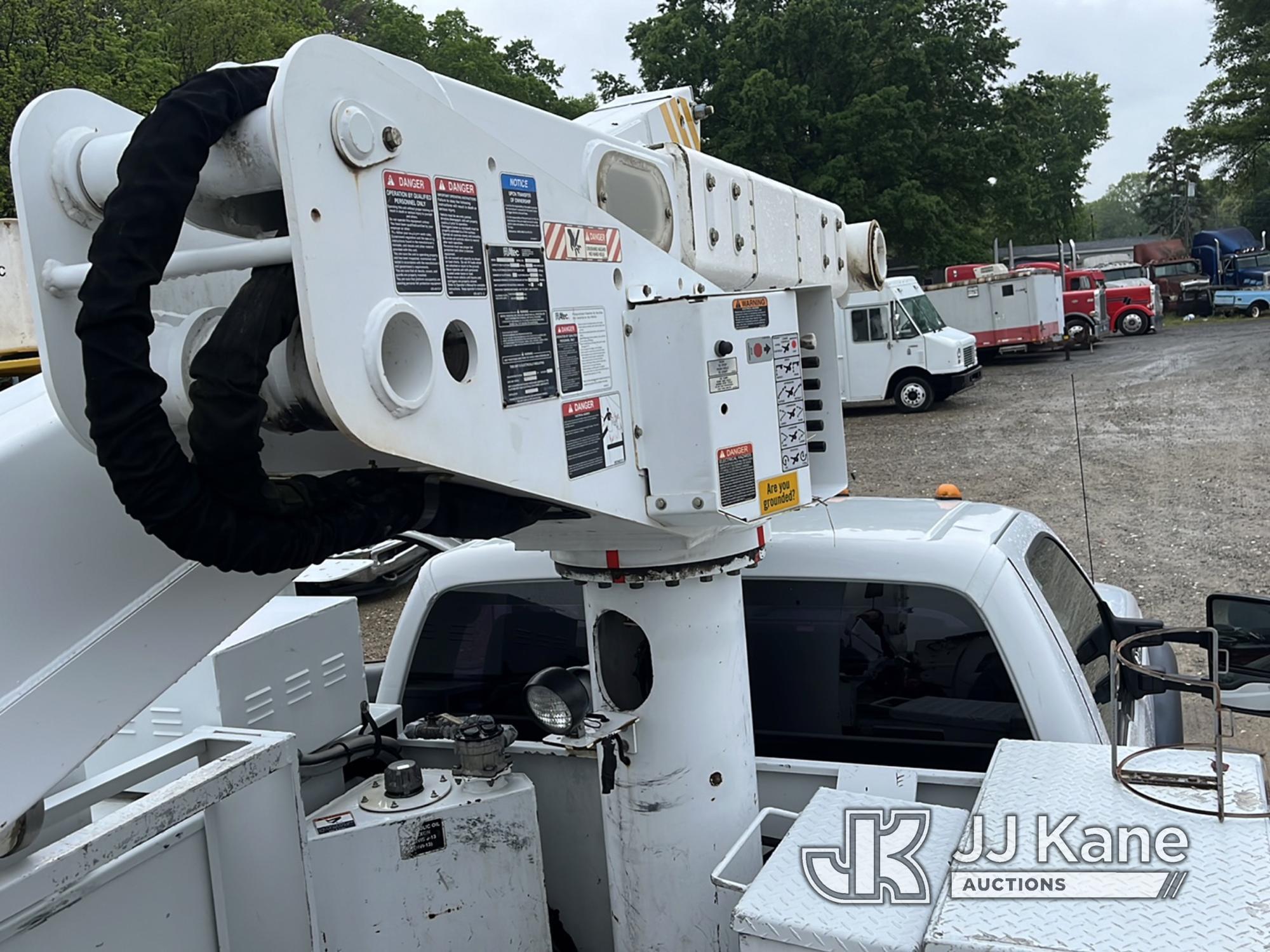 (Charlotte, NC) Altec AT40-MH, Articulating & Telescopic Material Handling Bucket Truck mounted behi