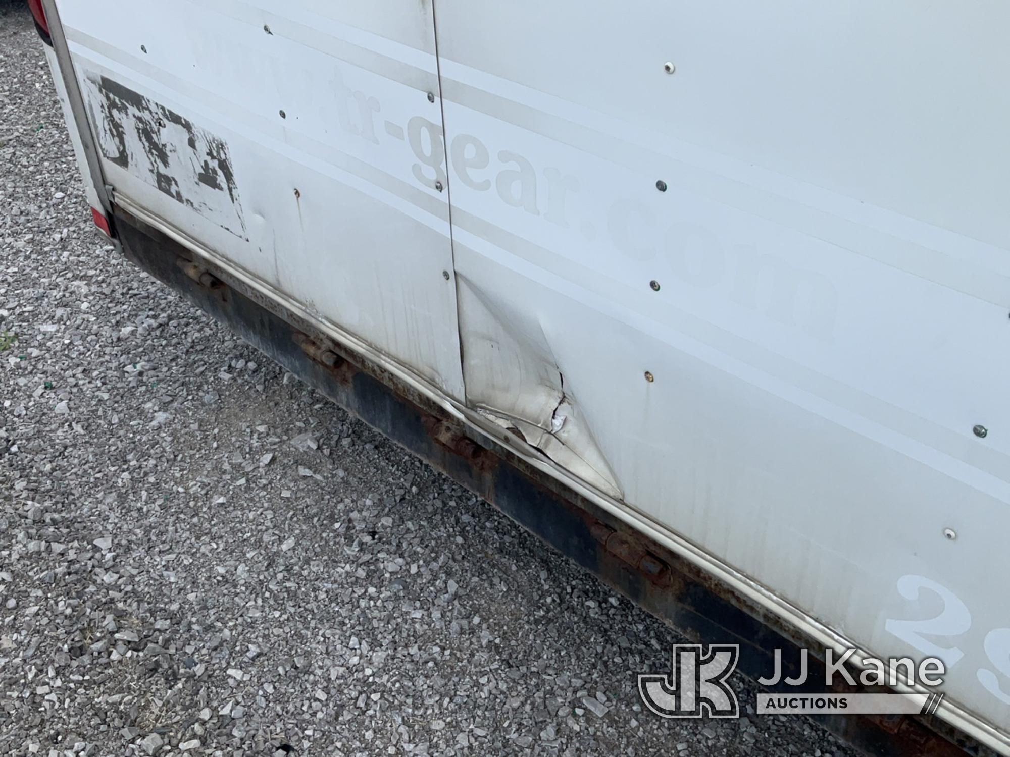 (Verona, KY) 2010 United Expressline U-818TA52 T/A Enclosed Cargo Trailer No Title) (Body Damage) (