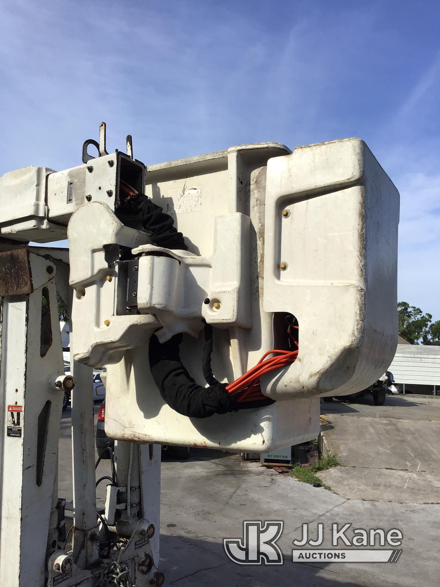 (Ocala, FL) Altec AT37GW Runs, Has Remote & Keys) (Does not Move or Operate, Condition Unknown