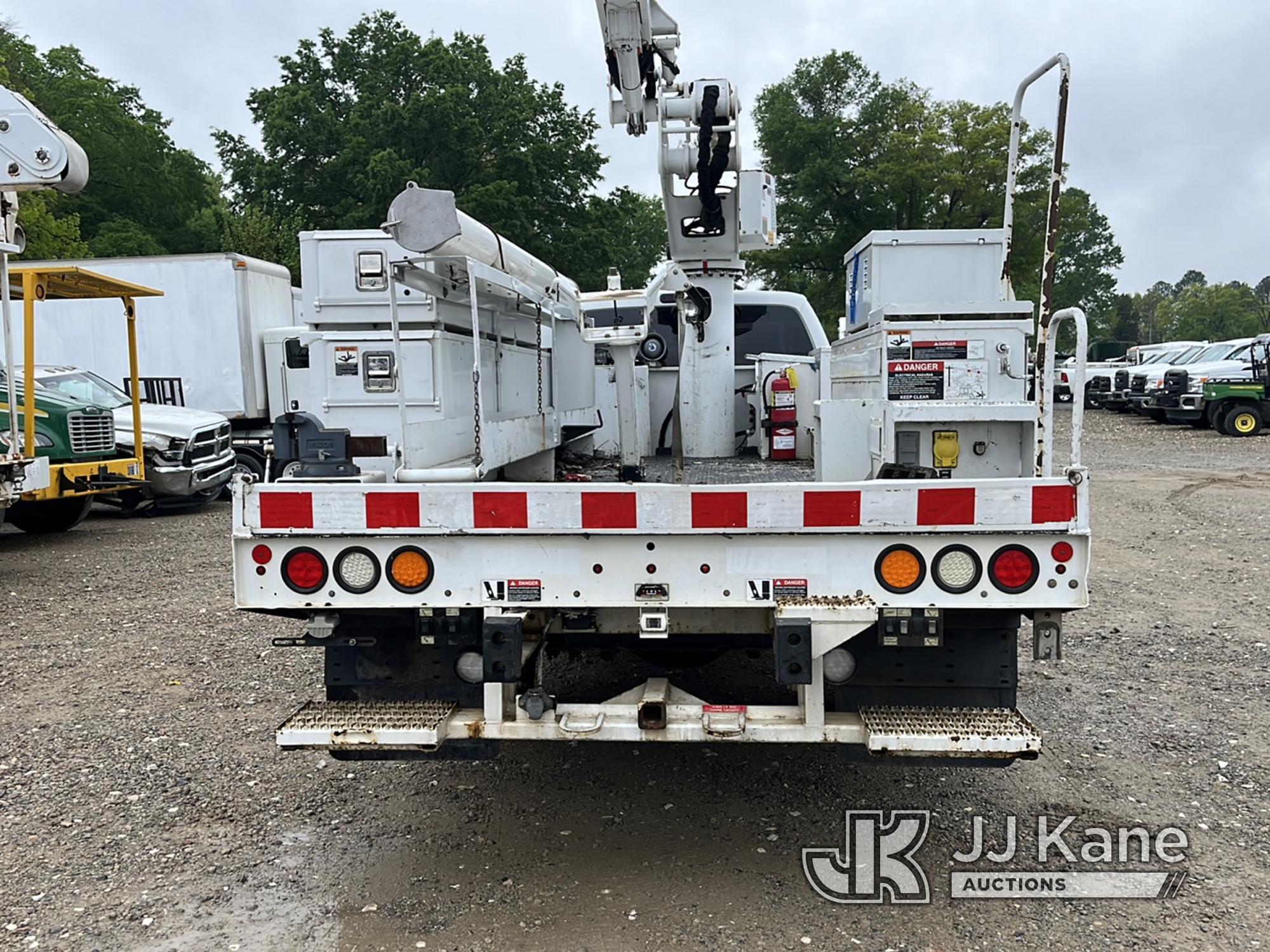 (Charlotte, NC) Altec AT40-MH, Articulating & Telescopic Material Handling Bucket Truck mounted behi