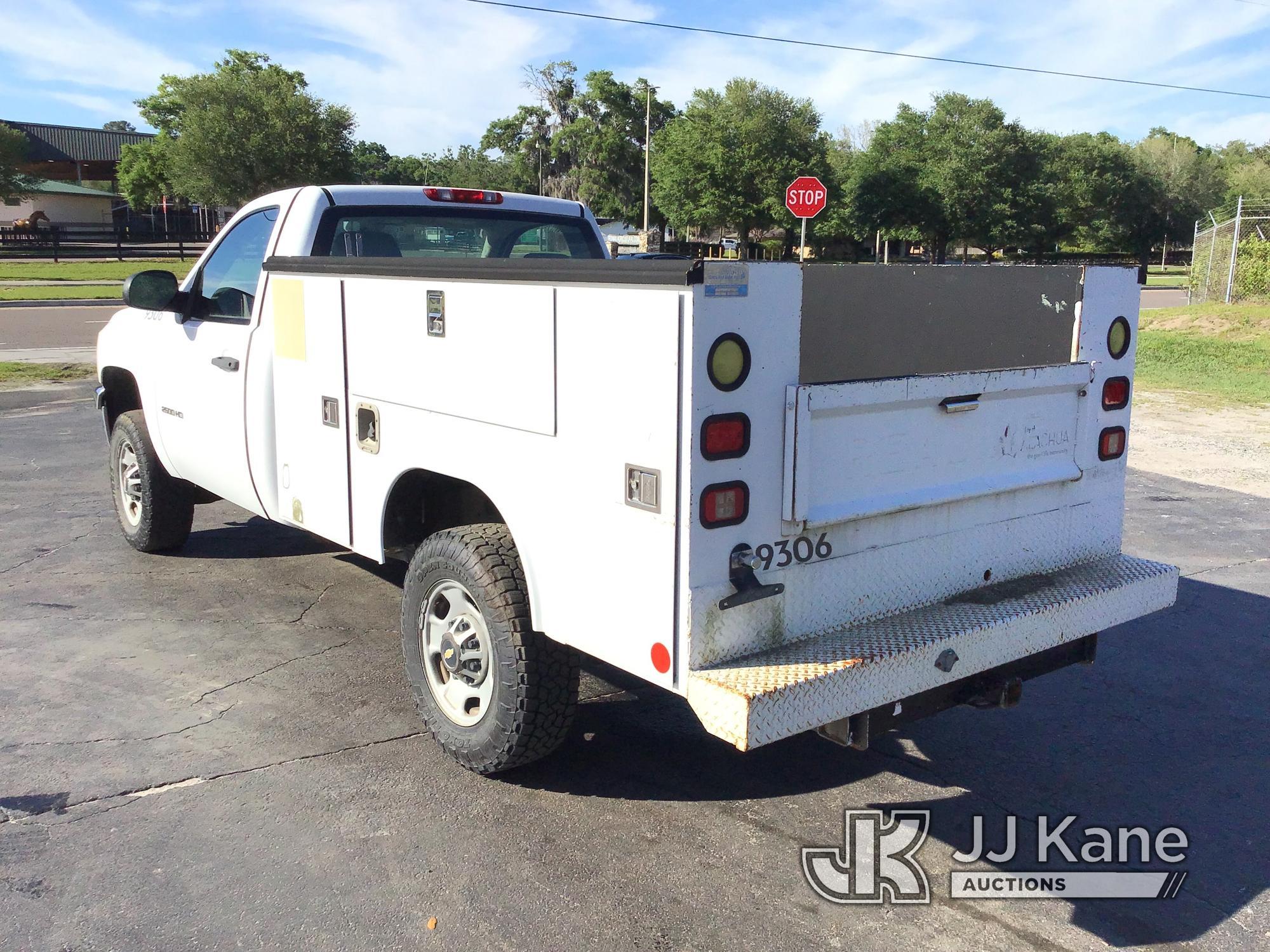 (Ocala, FL) 2011 Chevrolet Silverado 2500HD 4x4 Service Truck, Municipal Owned Runs & Moves) (Minor