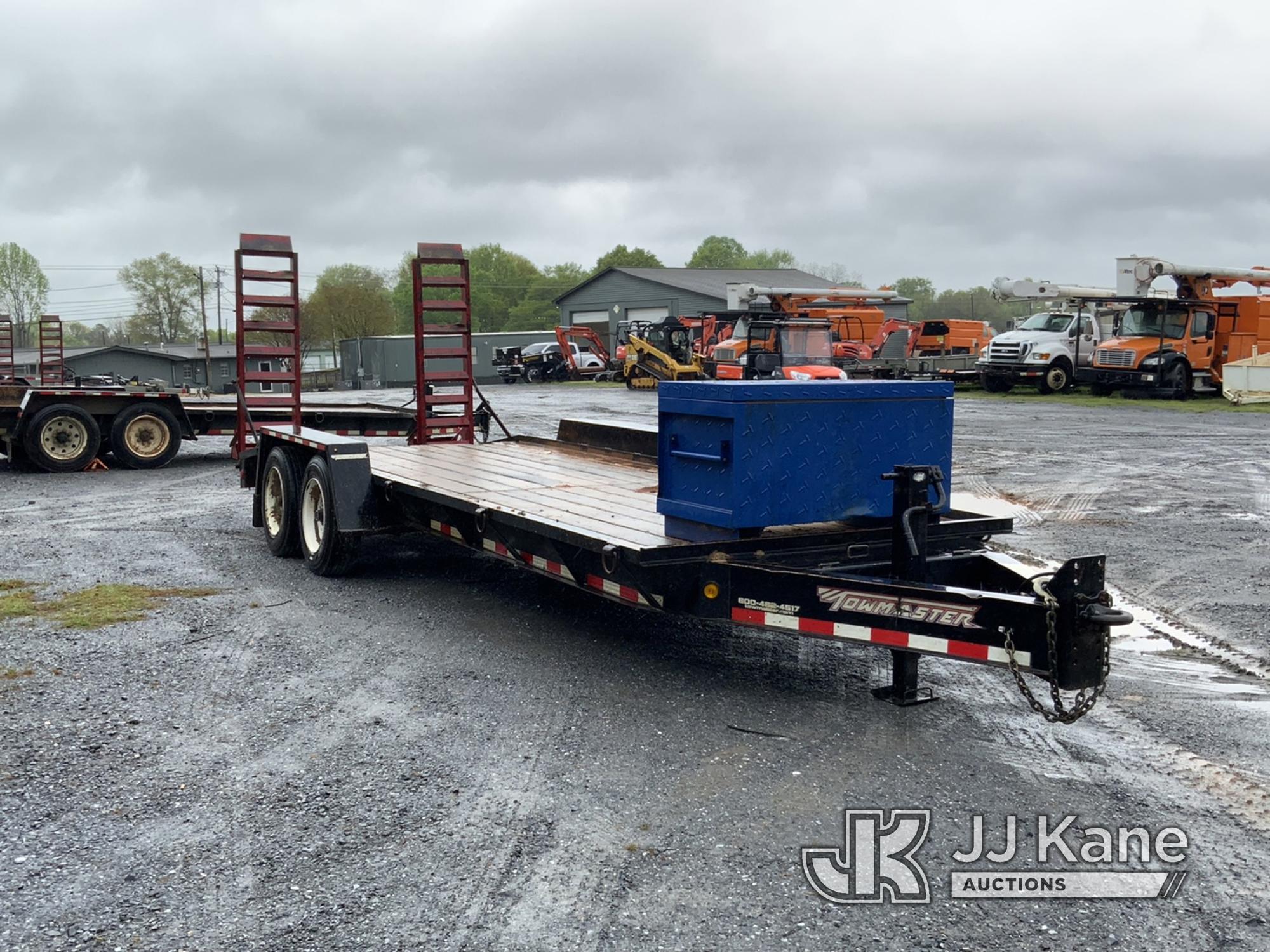 (Shelby, NC) 2017 Towmaster T14D T/A Tagalong Equipment Trailer Axle Issues