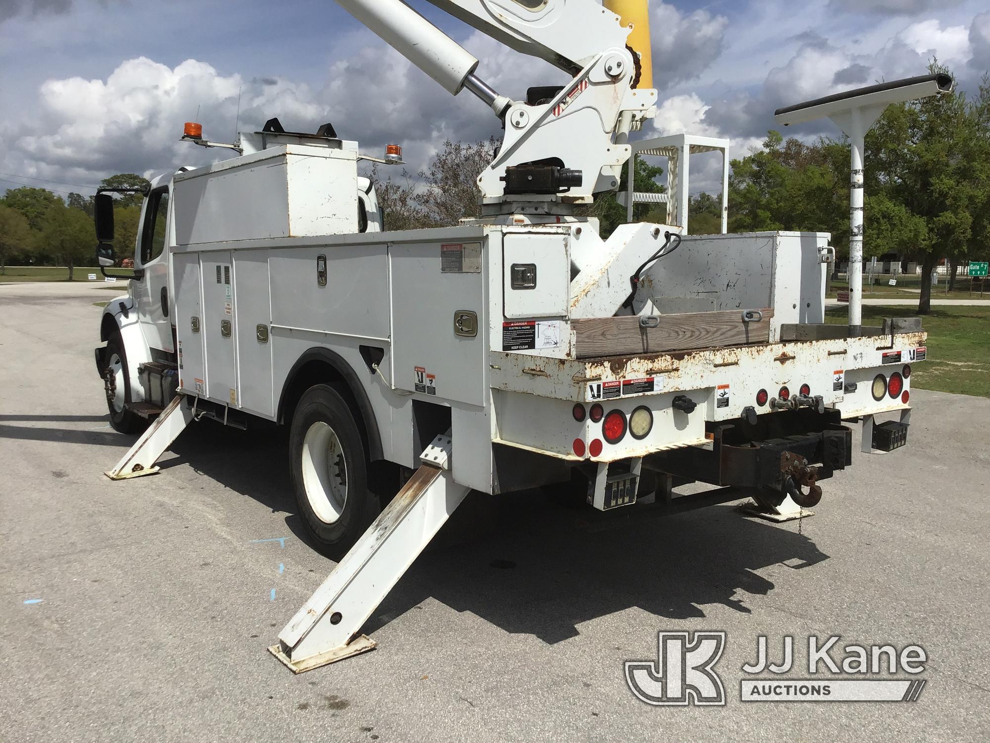 (Ocala, FL) Altec AA55E, Material Handling Bucket Truck rear mounted on 2015 Freightliner M2 106 Uti