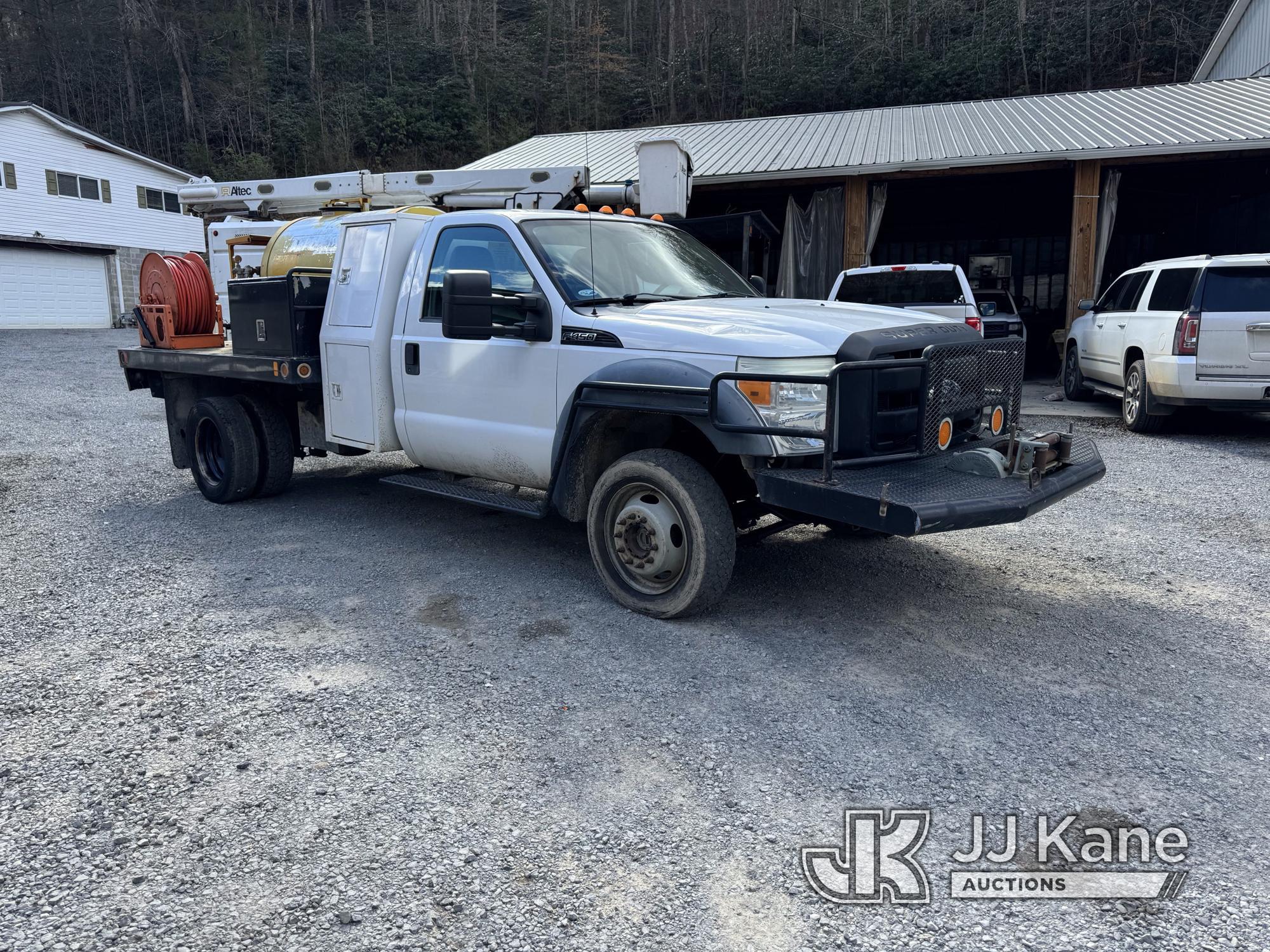 (Hanover, WV) 2011 Ford F450 4x4 Spray Truck Runs with Jump) (Moves in 4x4 Only, Rear Axle Disassemb