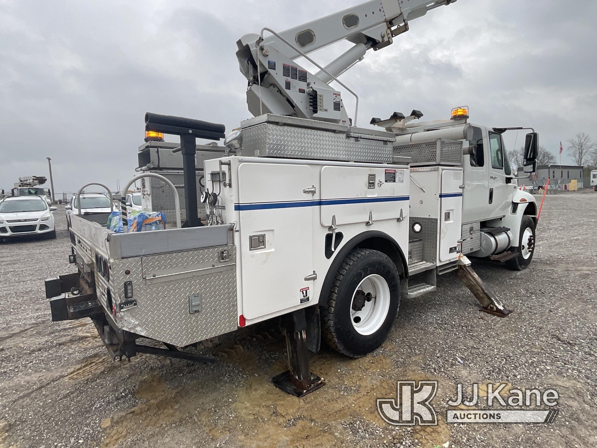 (Verona, KY) Altec L42M, Over-Center Material Handling Bucket Truck center mounted on 2013 Internati