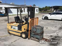 (Ocala, FL) 1993 Yale Forklift 3-Wheel Solid Tired Forklift Not Running, Condition Unknown)