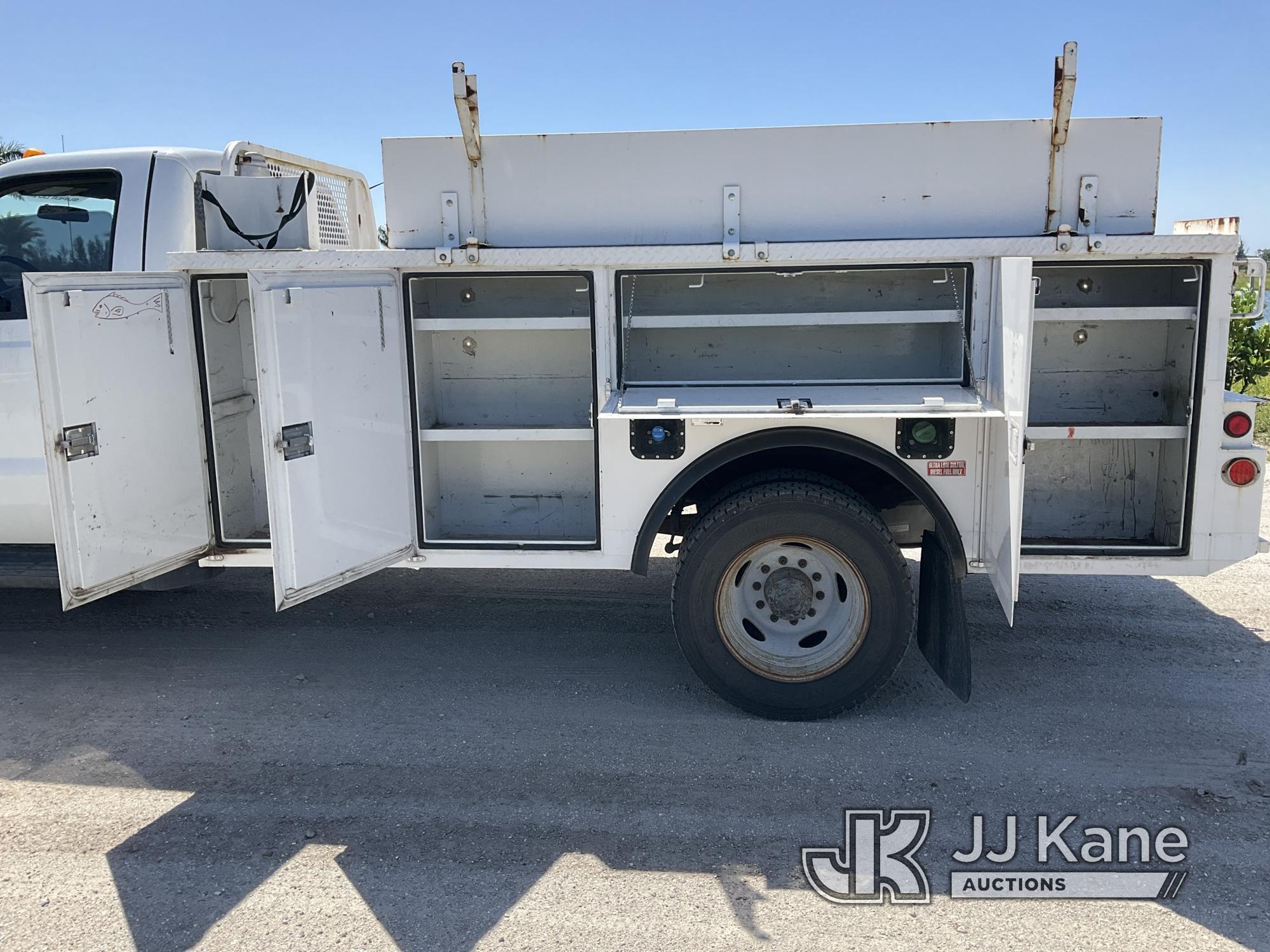 (Westlake, FL) 2016 Ford F550 URD/Flatbed Truck Runs & Moves, No Power Steering, Body Rust) (FL Resi