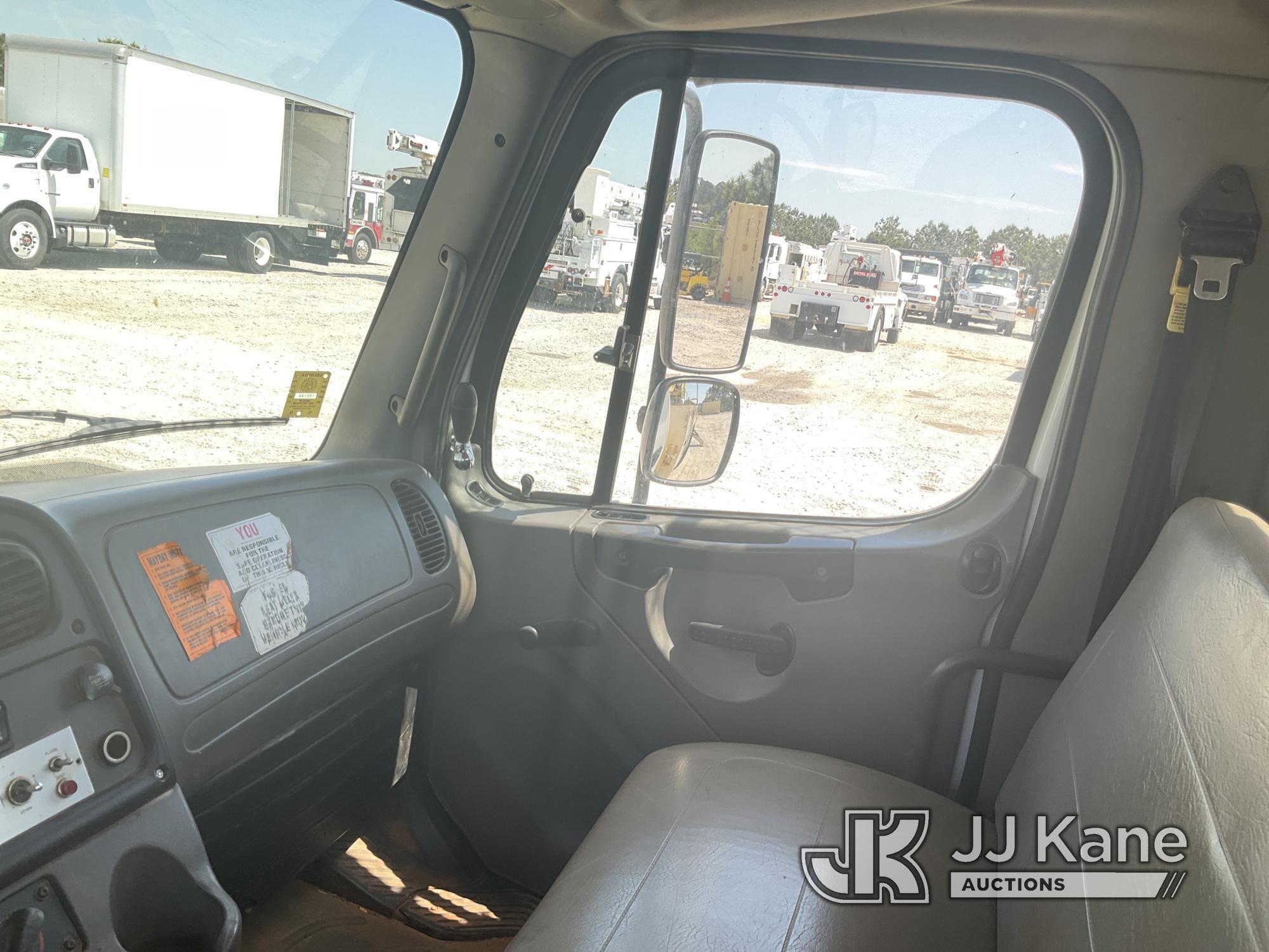 (Villa Rica, GA) Altec AM755H, Over-Center Material Handling Bucket rear mounted on 2006 Freightline