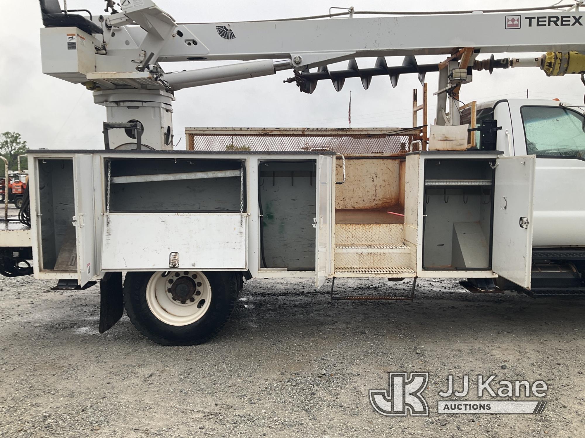 (Villa Rica, GA) Texex 4047, Digger Derrick rear mounted on 2009 Ford F-750 Utility Truck Runs, Move