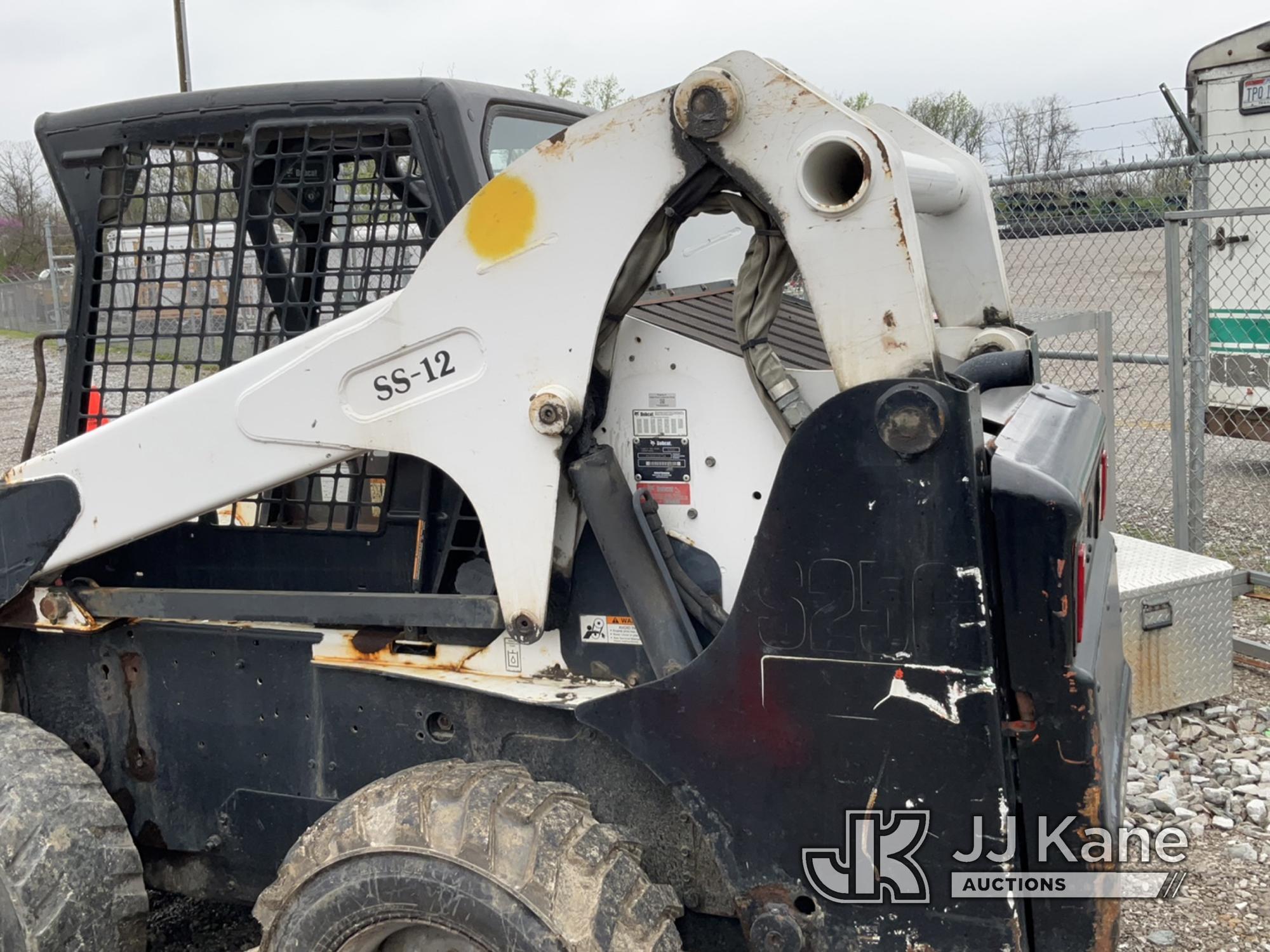 (Verona, KY) 2006 Bobcat S250 Rubber Tired Skid Steer Loader Runs, Moves & Operates) (Rust Damage, W