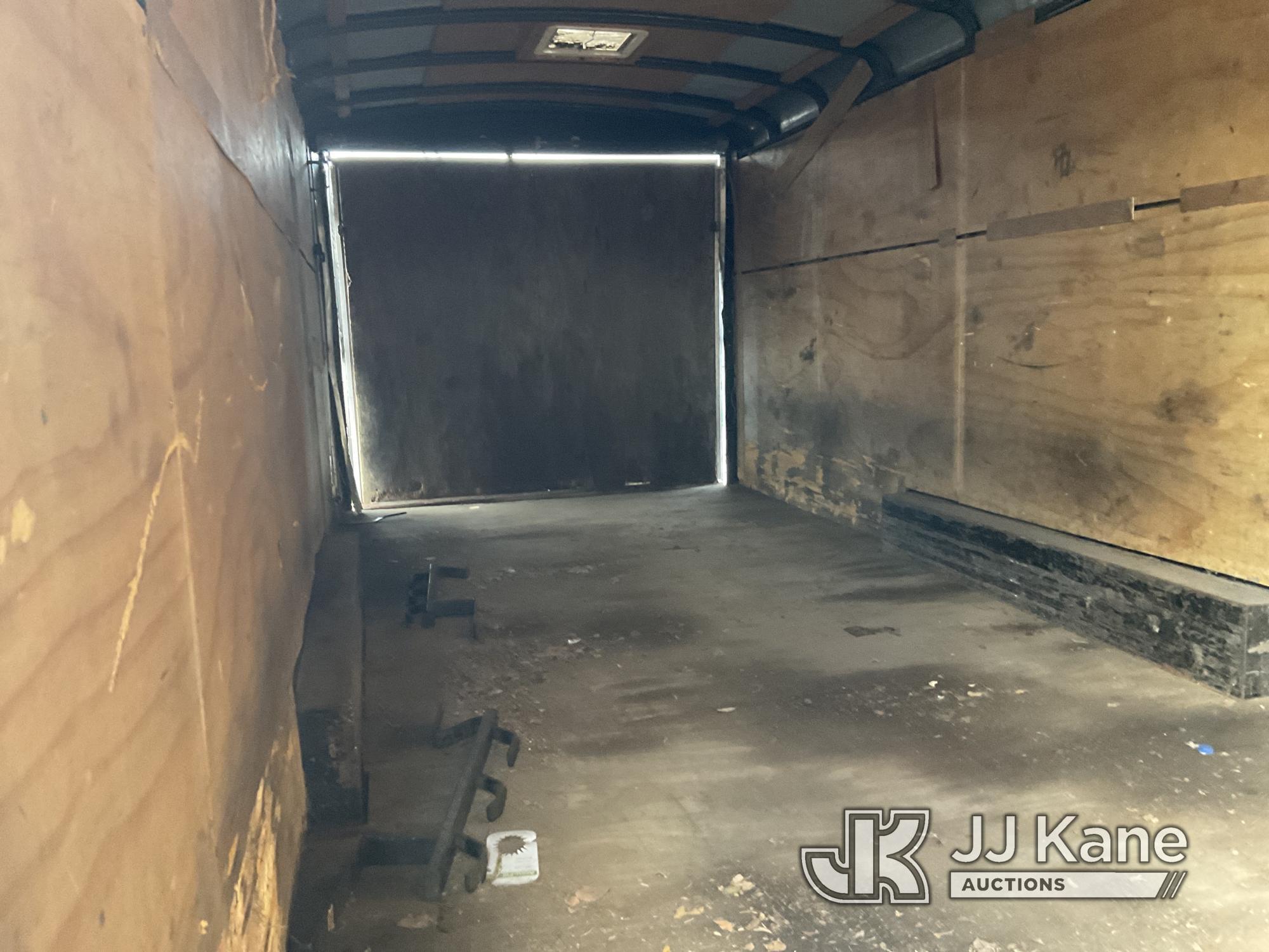 (Verona, KY) 2015 United Expressline U-824TA52 T/A Enclosed Cargo Trailer No Title) (Body Damage, Bl