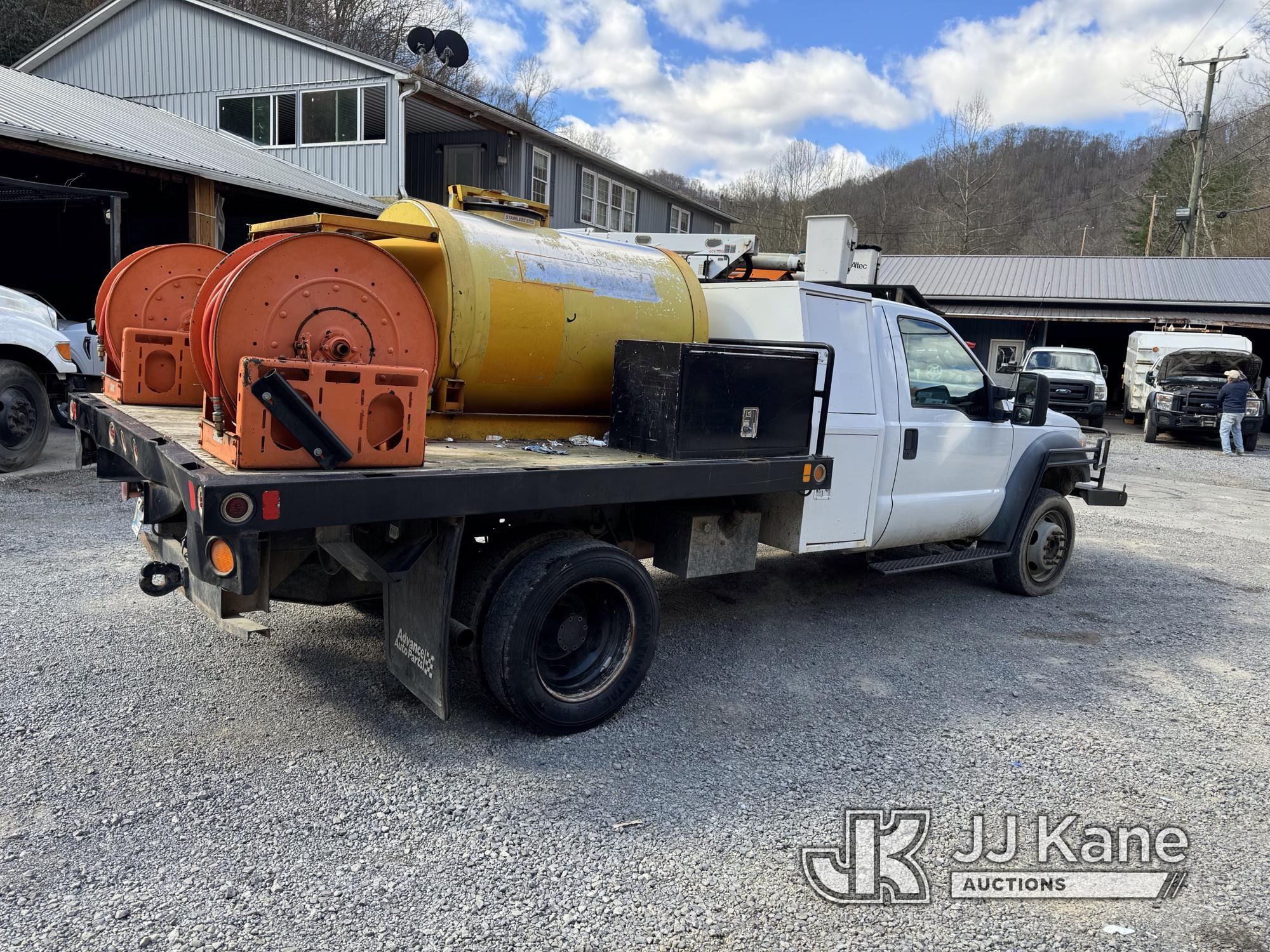 (Hanover, WV) 2011 Ford F450 4x4 Spray Truck Runs with Jump) (Moves in 4x4 Only, Rear Axle Disassemb