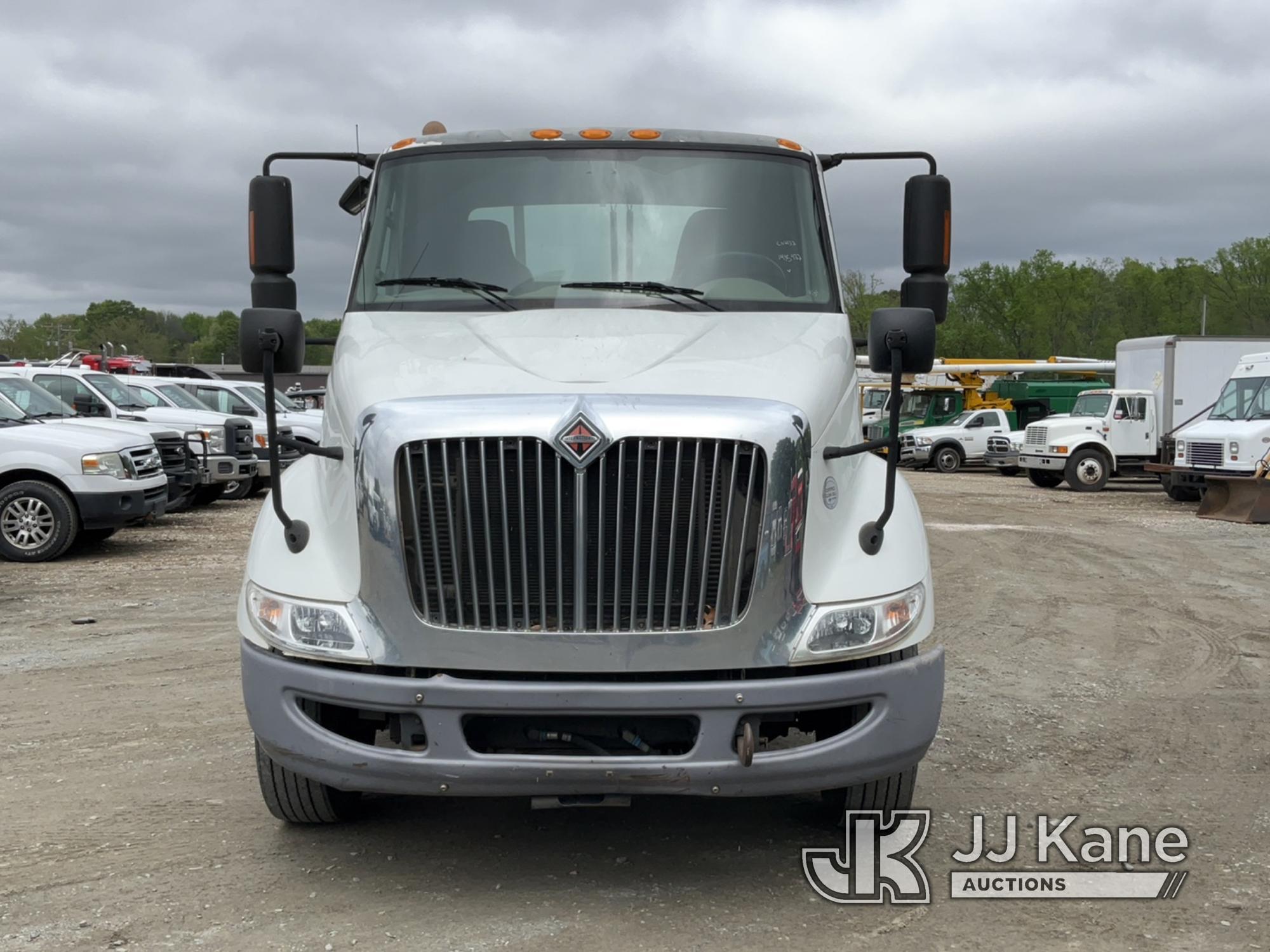(Charlotte, NC) 2013 International 8600 S/A Truck Tractor Runs & Moves) (Body Damage