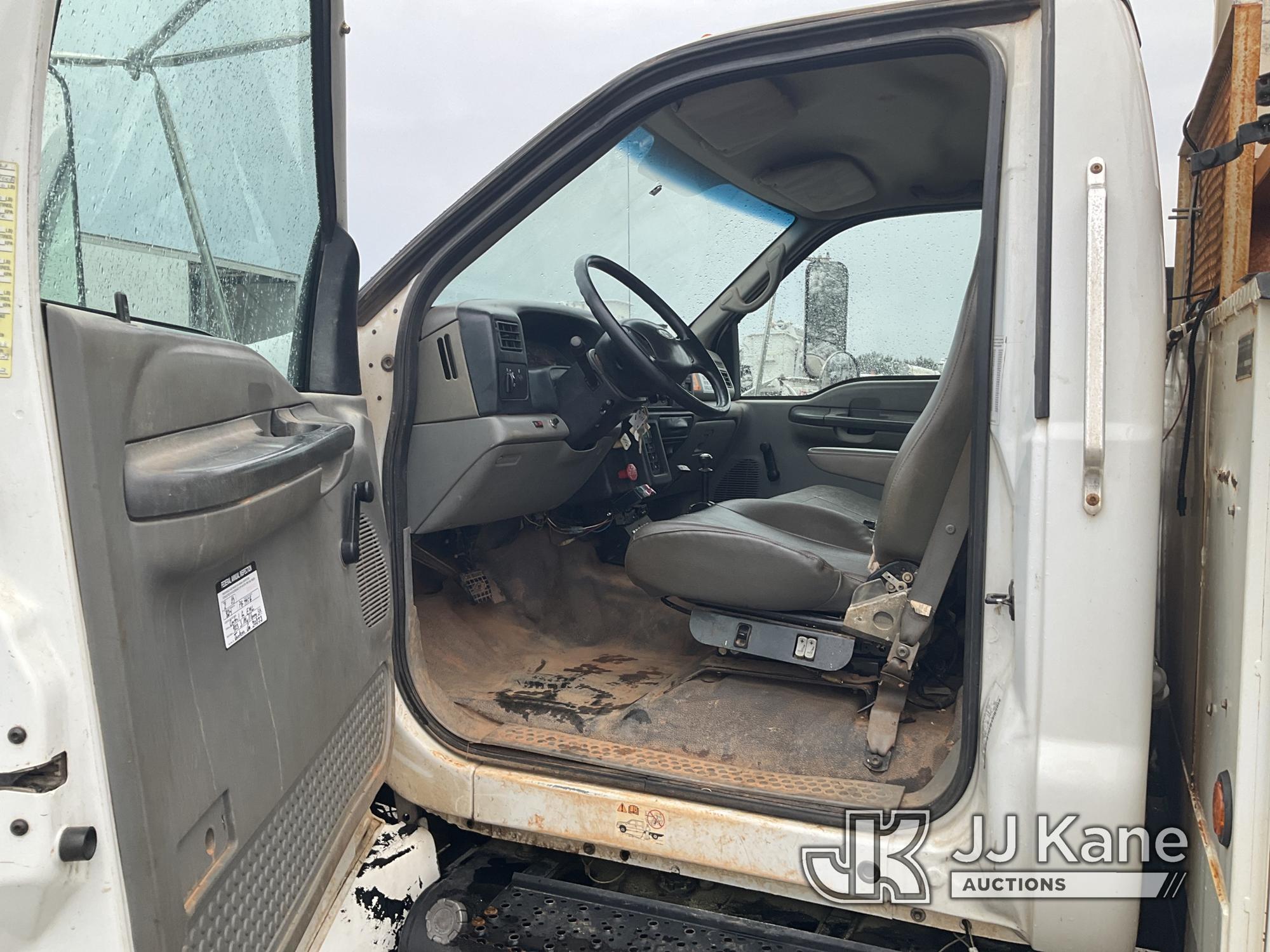 (Villa Rica, GA) Texex 4047, Digger Derrick rear mounted on 2009 Ford F-750 Utility Truck Runs, Move