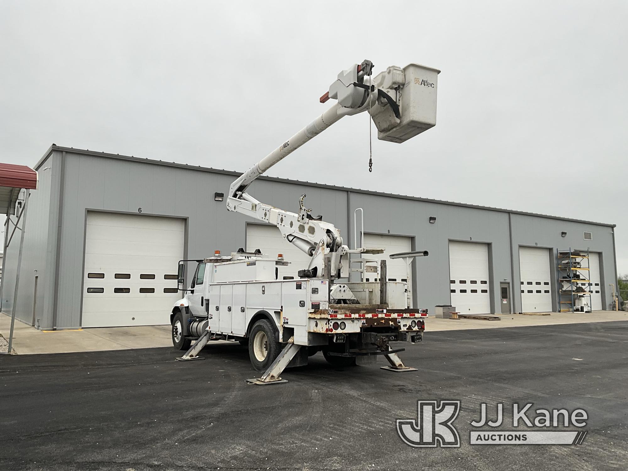 (Elizabethtown, KY) Altec AA55, Articulating Material Handling Bucket Truck rear mounted on 2017 Int