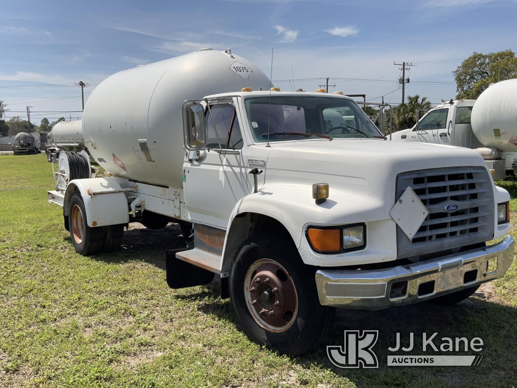 (Tampa, FL) 1997 Ford F700 Tank Truck, Tank has been Purged Clean Not Running, Turns Over, Will Not