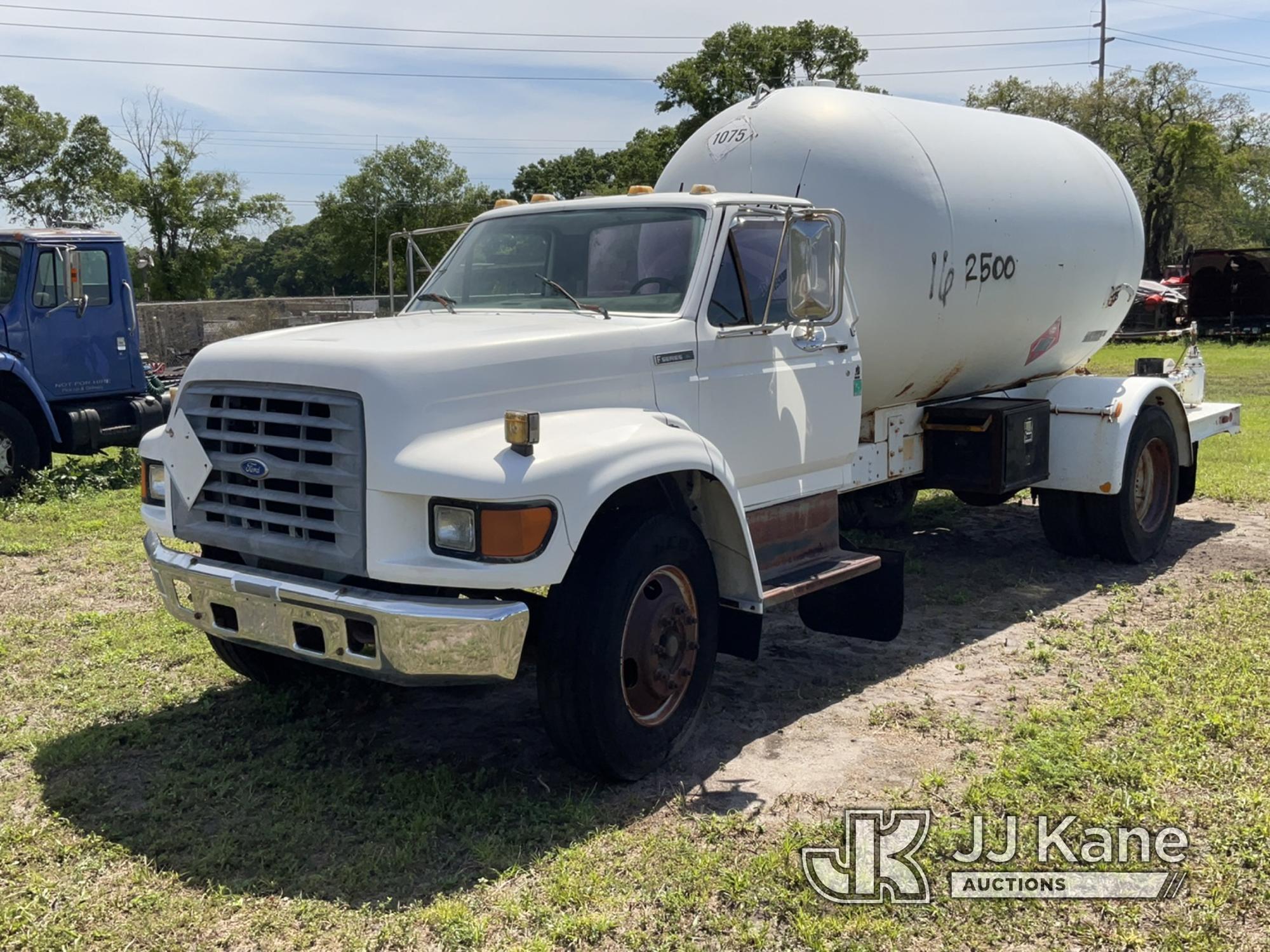(Tampa, FL) 1997 Ford F700 Tank Truck, Tank has been Purged Clean Not Running, Turns Over, Will Not