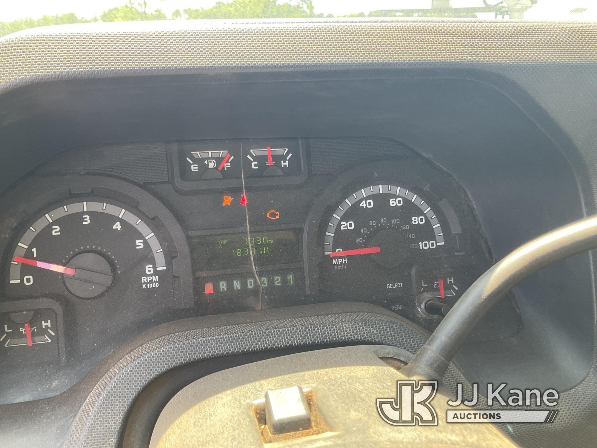 (Villa Rica, GA) 2015 Ford E350 Cutaway Service Van Runs & Moves)( Check Engine Light On, Air Bag Li