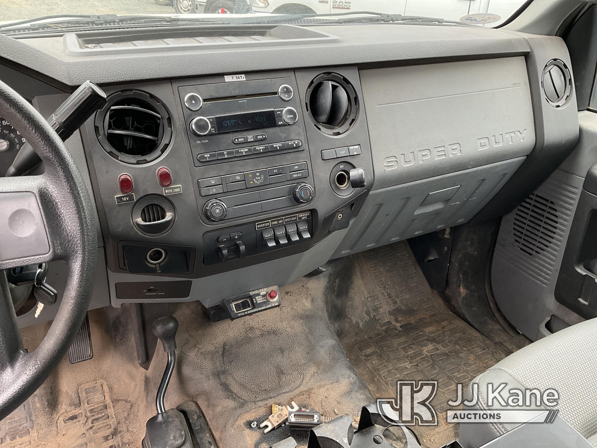 (Charlotte, NC) 2014 Ford F550 4x4 Service Truck Duke Unit ) ( Runs & Moves)(Body Damage