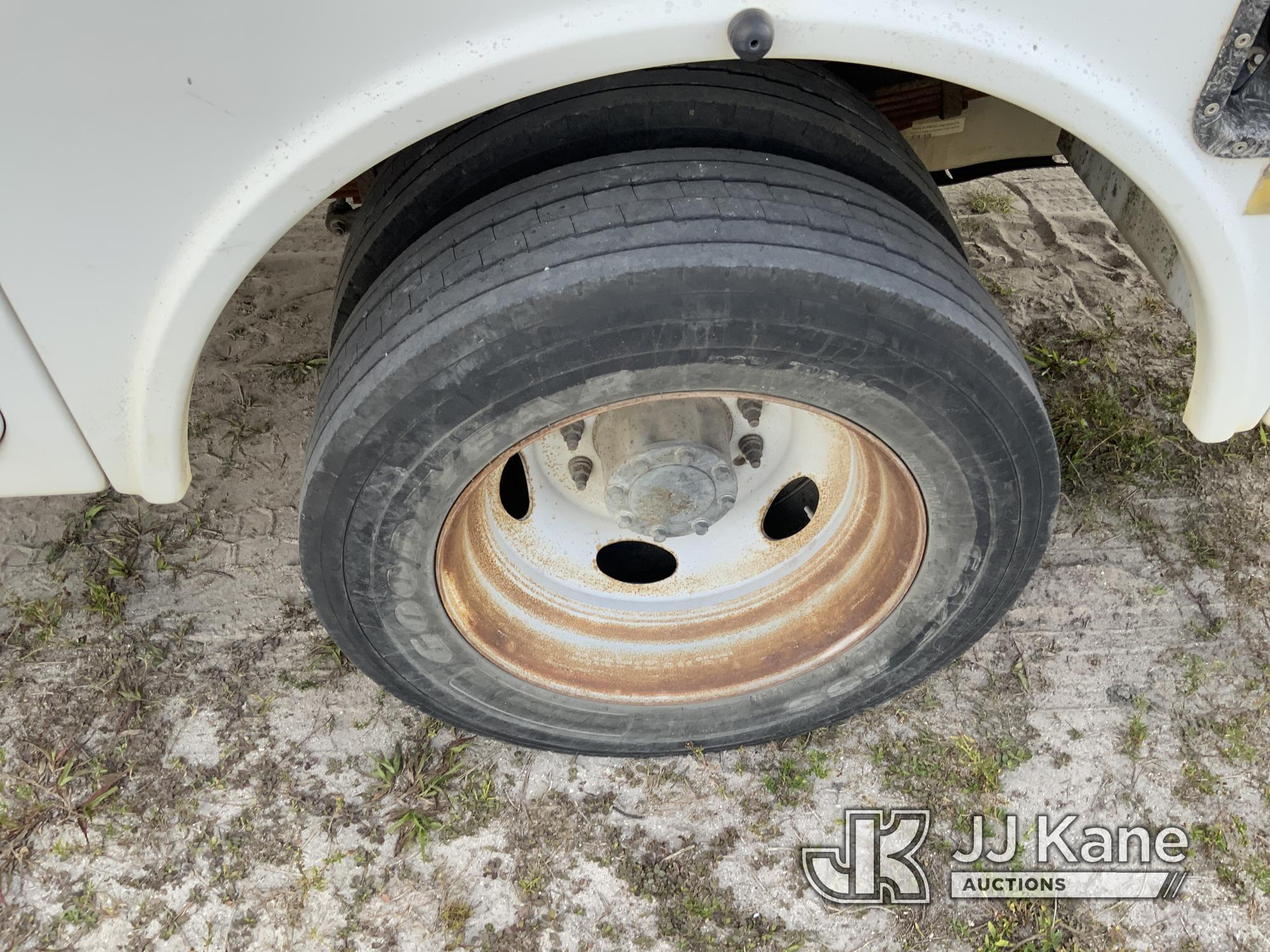 (Westlake, FL) Altec AT200-A, Telescopic Non-Insulated Bucket Truck mounted behind cab on 2012 Ford