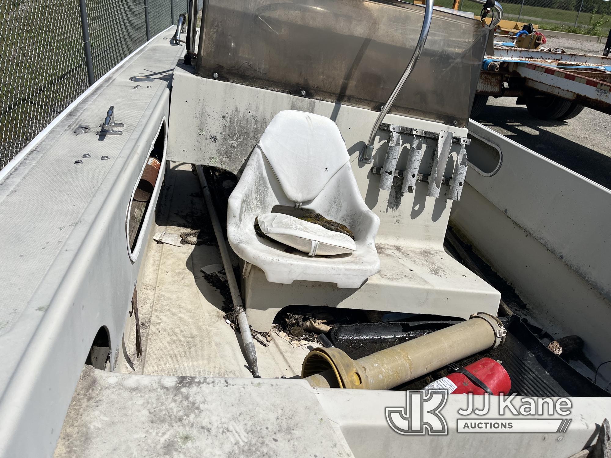 (Chester, VA) 1979 Boston Whaler 17ft Boat No Title) (PARTS ONLY