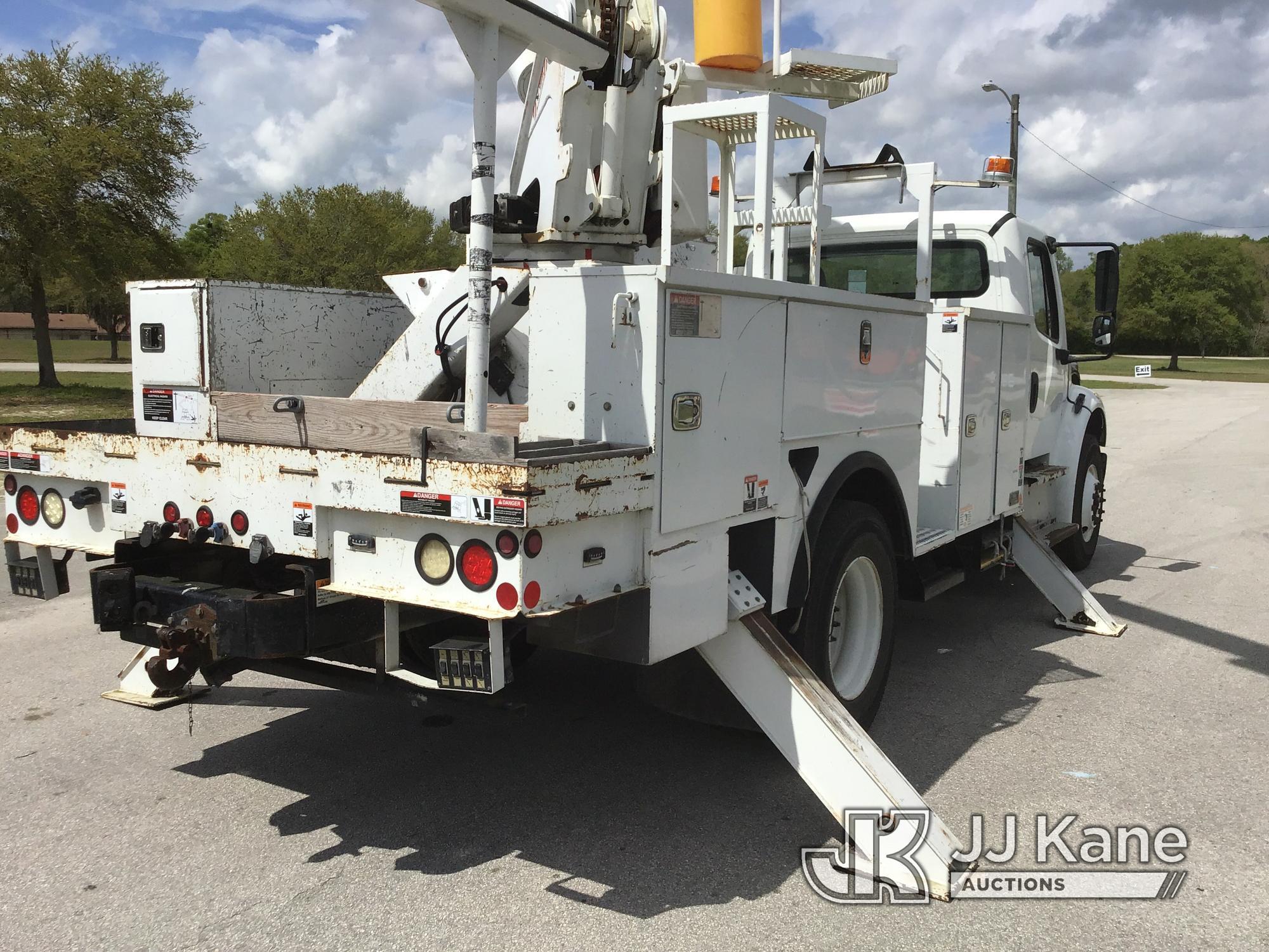 (Ocala, FL) Altec AA55E, Material Handling Bucket Truck rear mounted on 2015 Freightliner M2 106 Uti