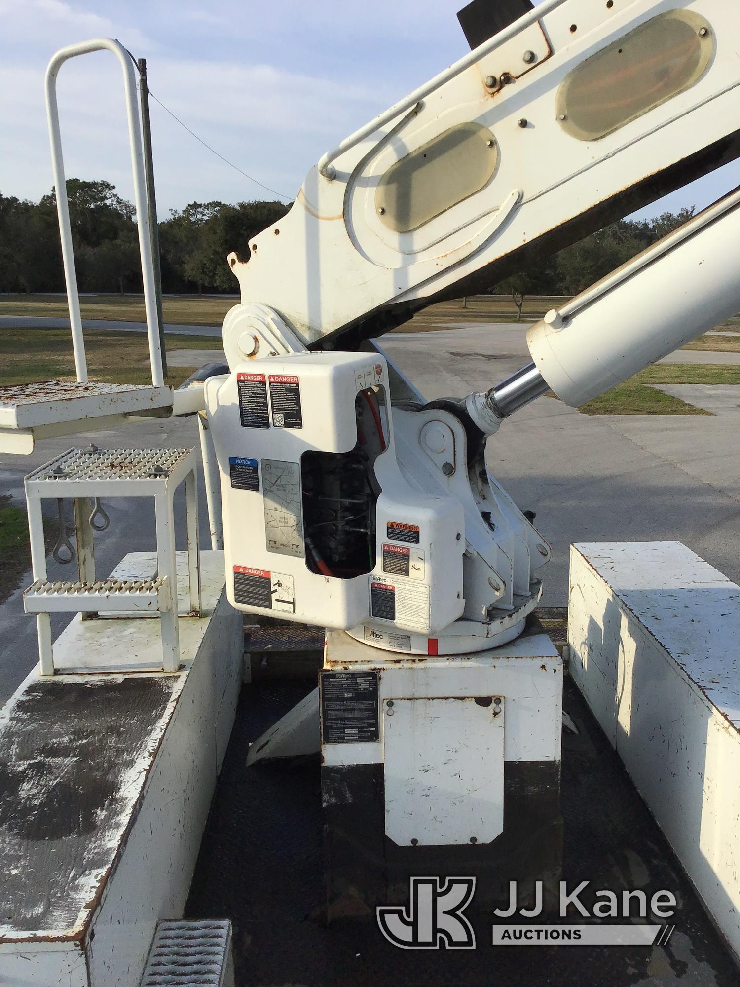 (Ocala, FL) Altec AA55E, Material Handling Bucket Truck rear mounted on 2015 Freightliner M2 106 Uti