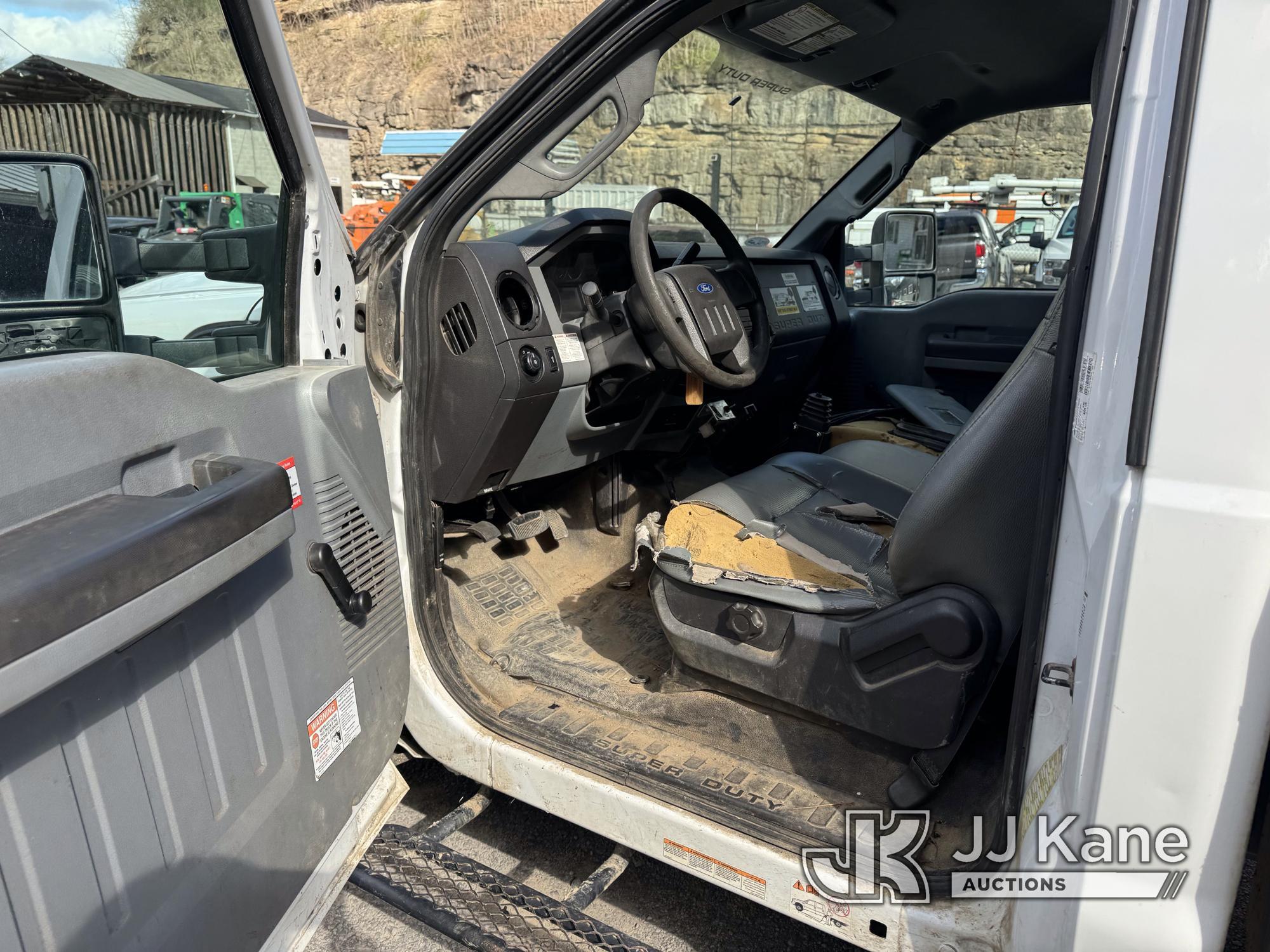 (Hanover, WV) 2011 Ford F450 4x4 Spray Truck Runs with Jump) (Moves in 4x4 Only, Rear Axle Disassemb