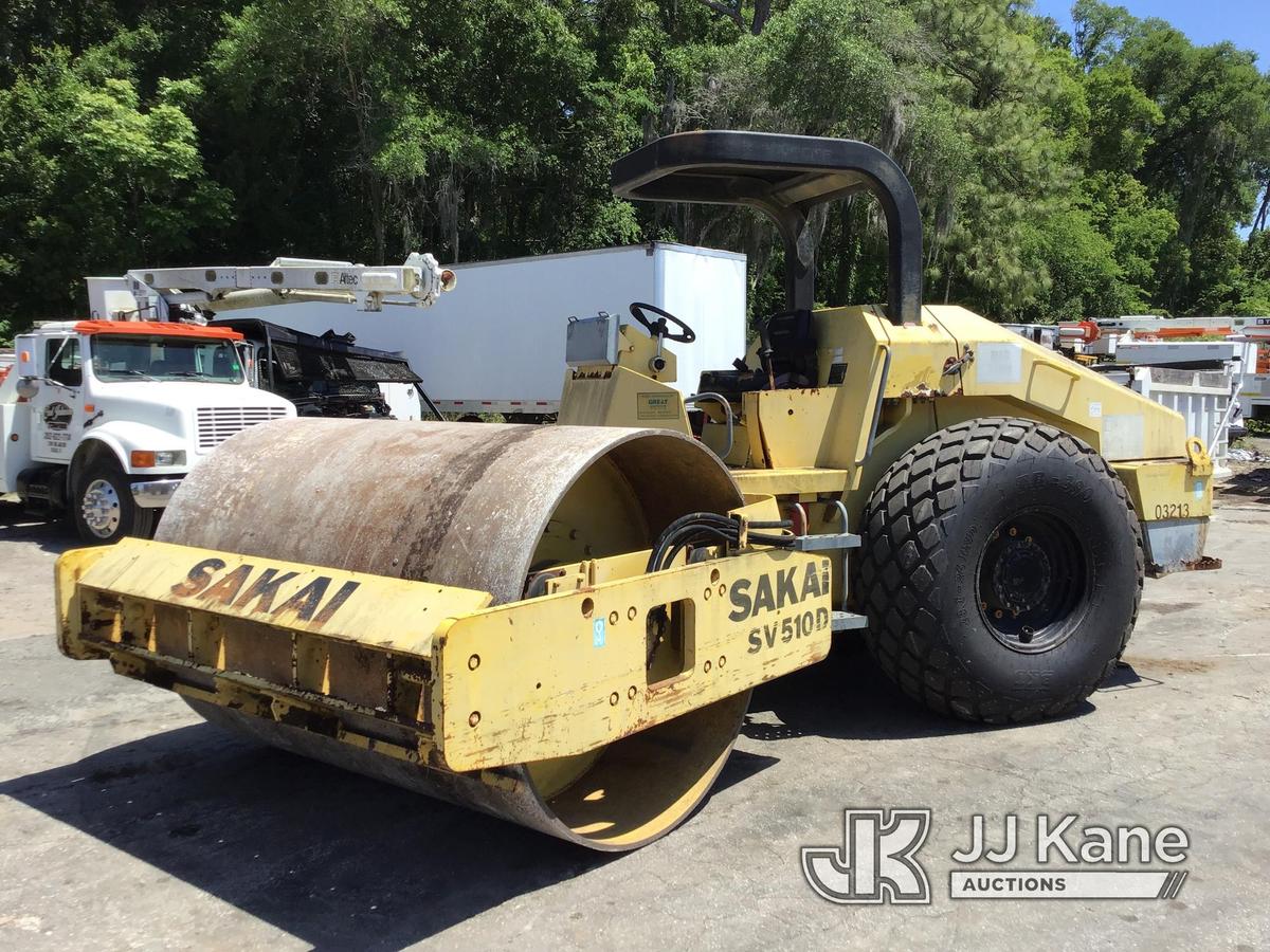 (Ocala, FL) 2002 Sakai SV510D Articulated Vibratory Compactor Runs & Operates