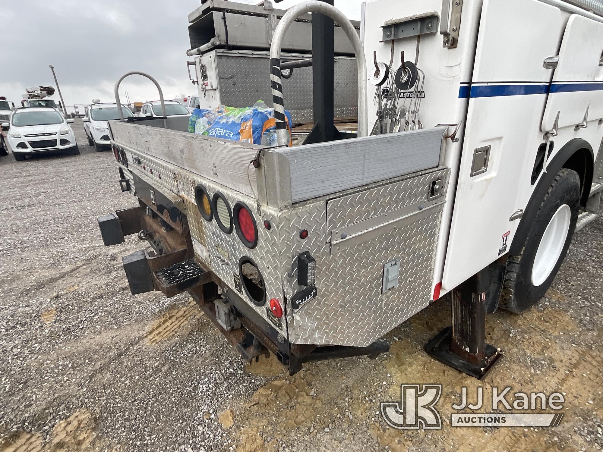 (Verona, KY) Altec L42M, Over-Center Material Handling Bucket Truck center mounted on 2013 Internati