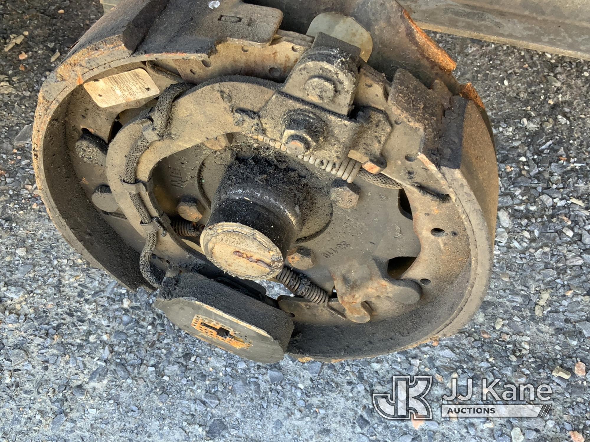 (Shelby, NC) 2017 Towmaster T/A Tagalong Equipment Trailer Seller States: Wheels Hub Broke Off, Need